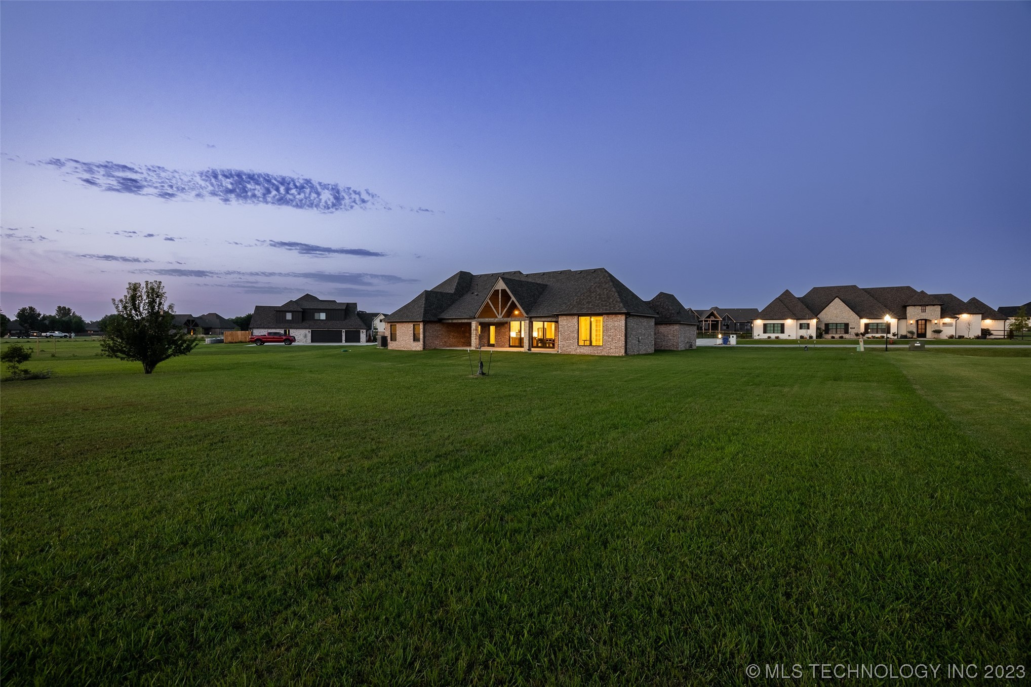 6738 S 309th East Avenue