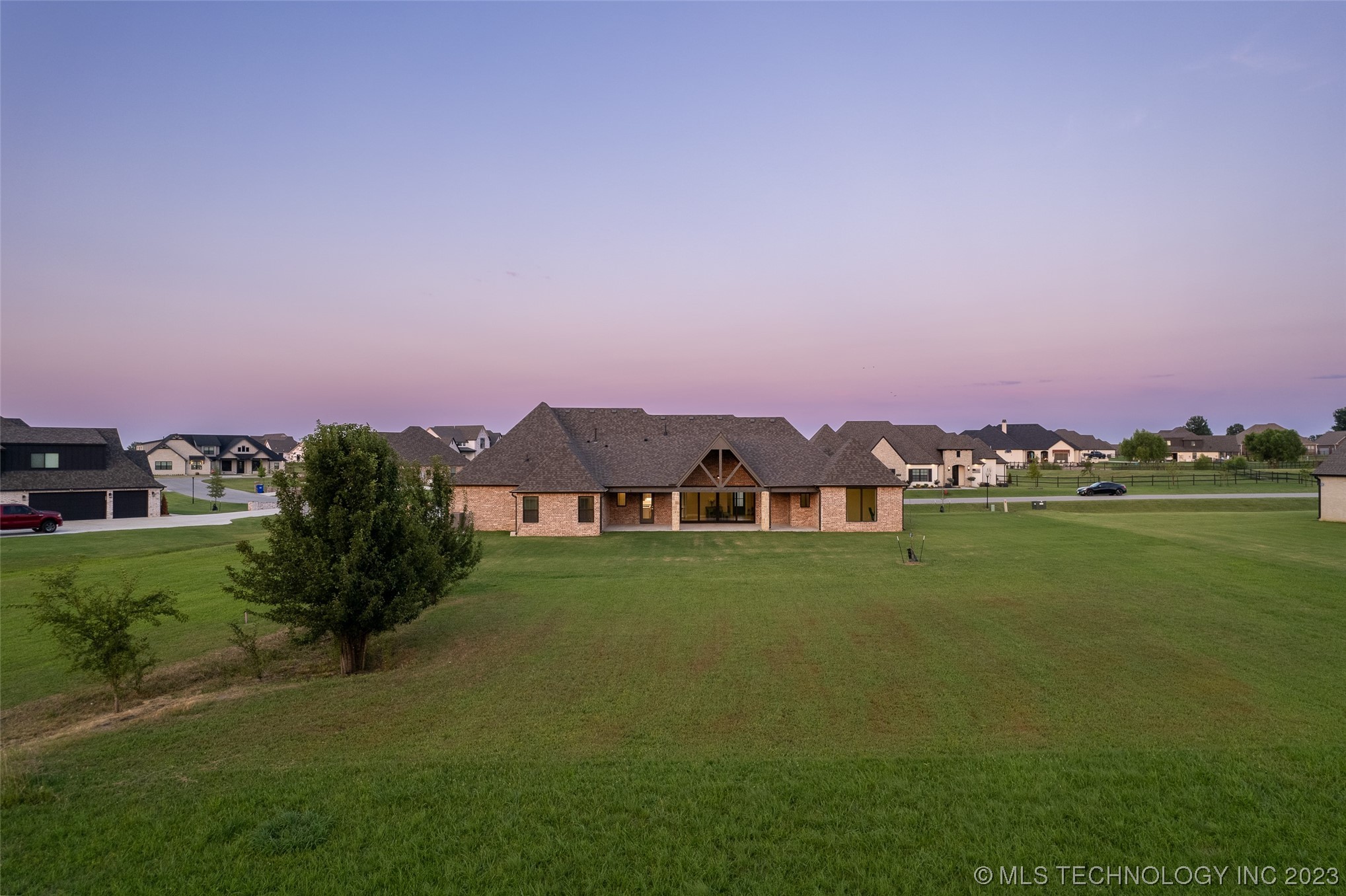 6738 S 309th East Avenue