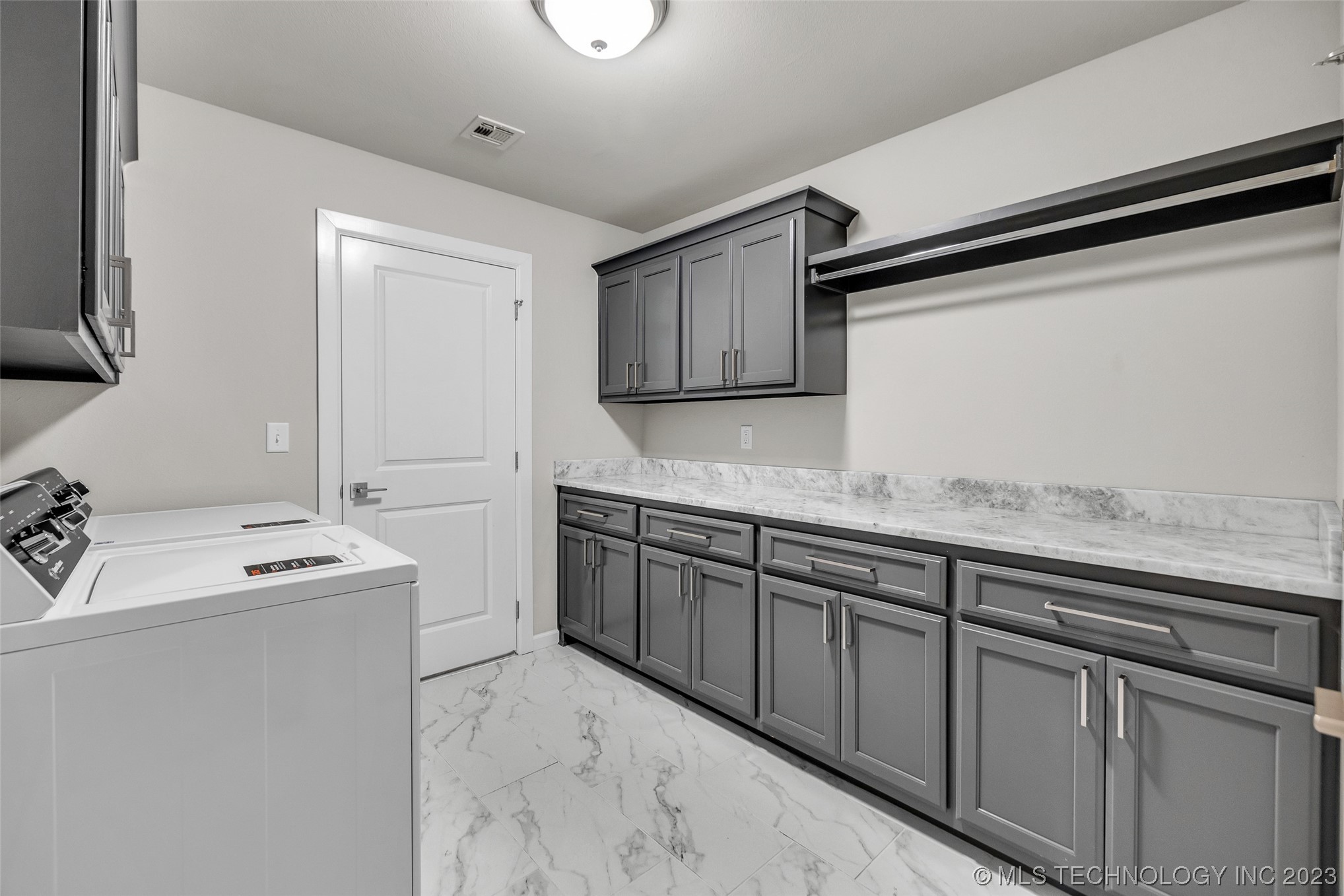 6738 S 309th East Avenue