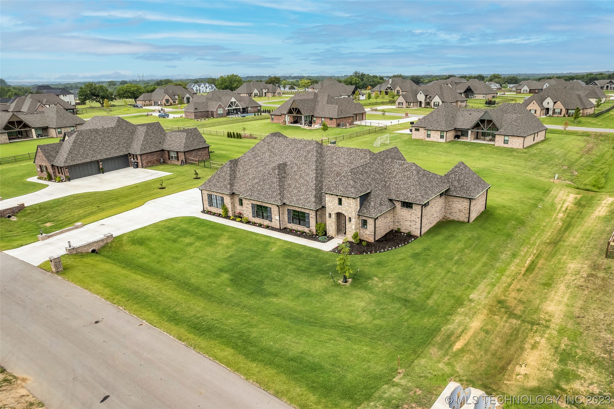 11408 S 215th East Avenue