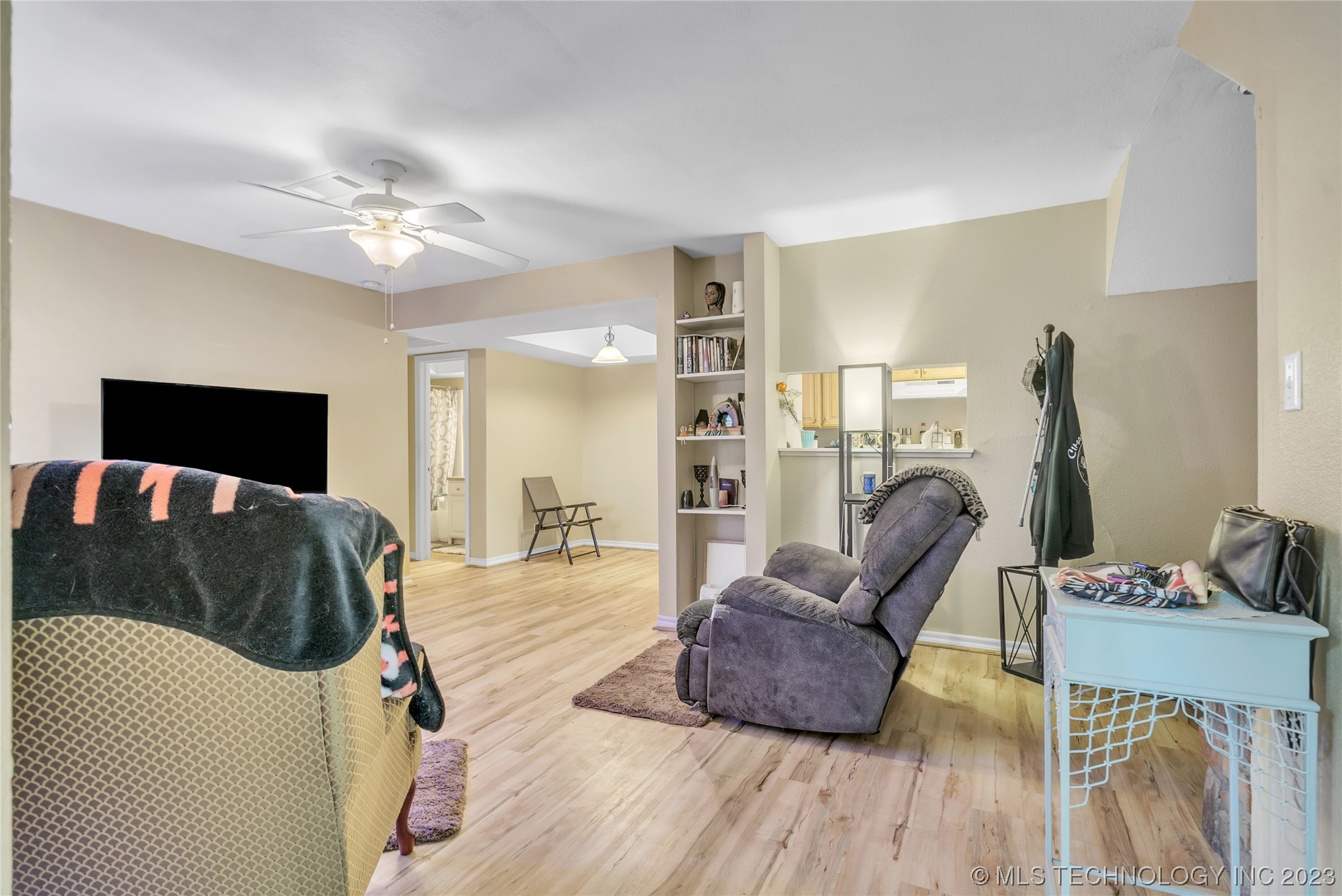 6384 S 80th East Avenue E 32G