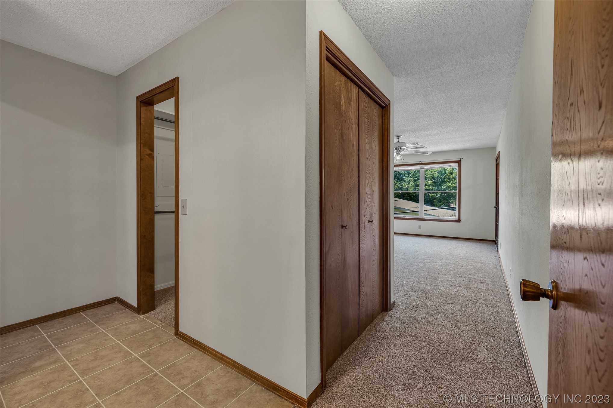 6132 S Lakewood Avenue