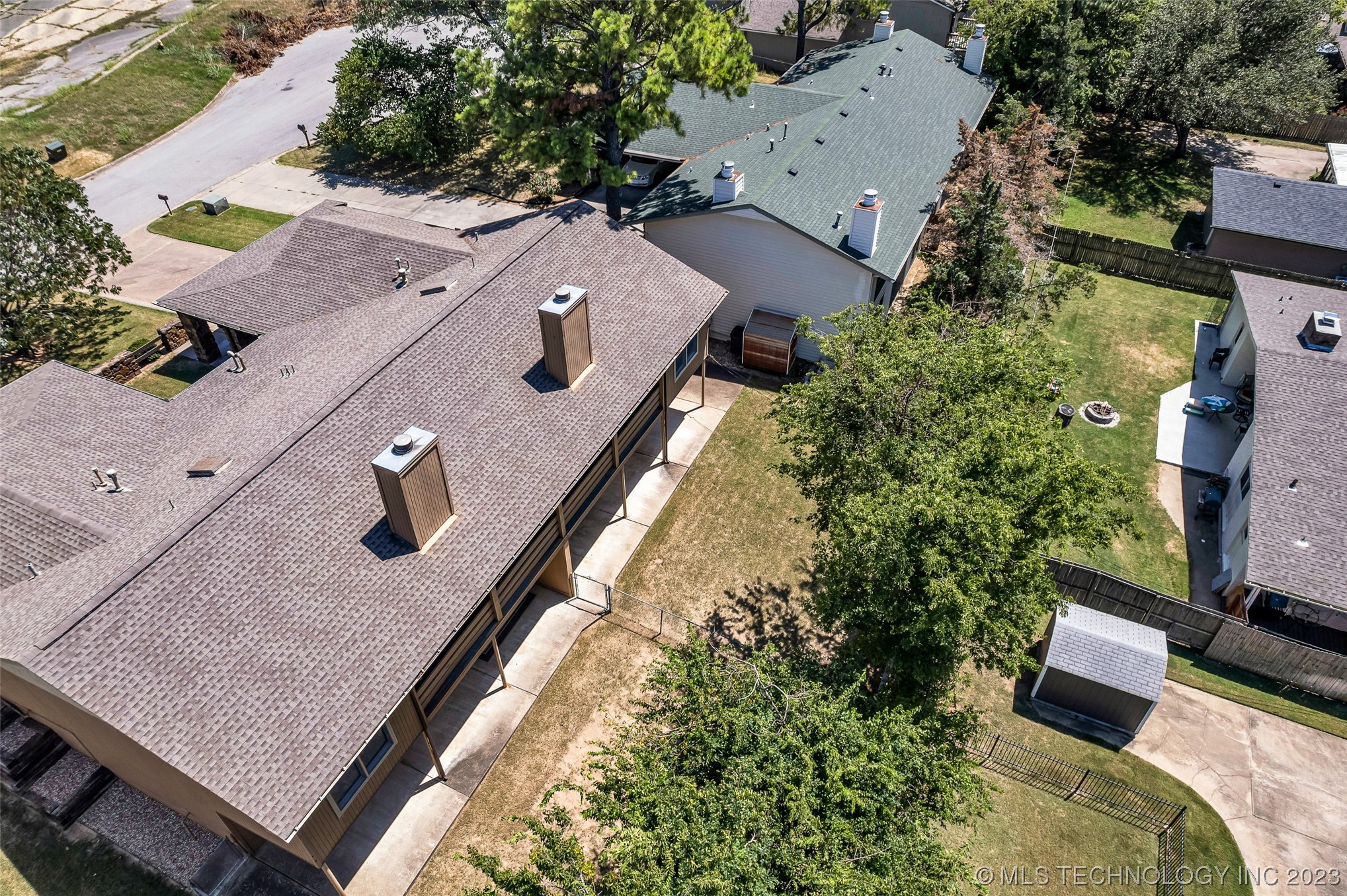 6132 S Lakewood Avenue