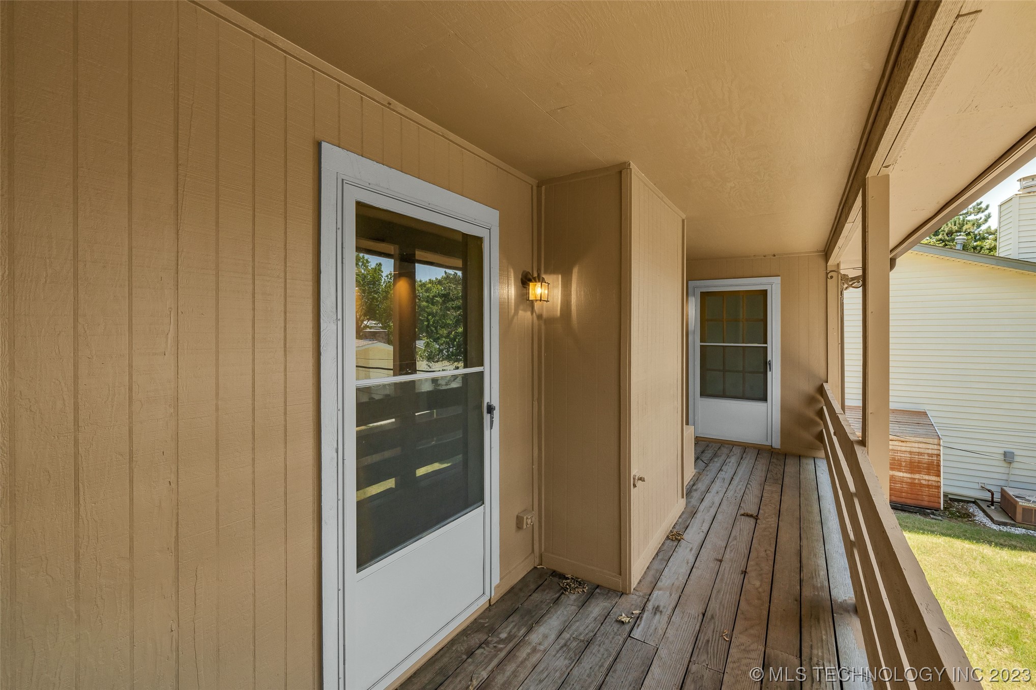 6132 S Lakewood Avenue