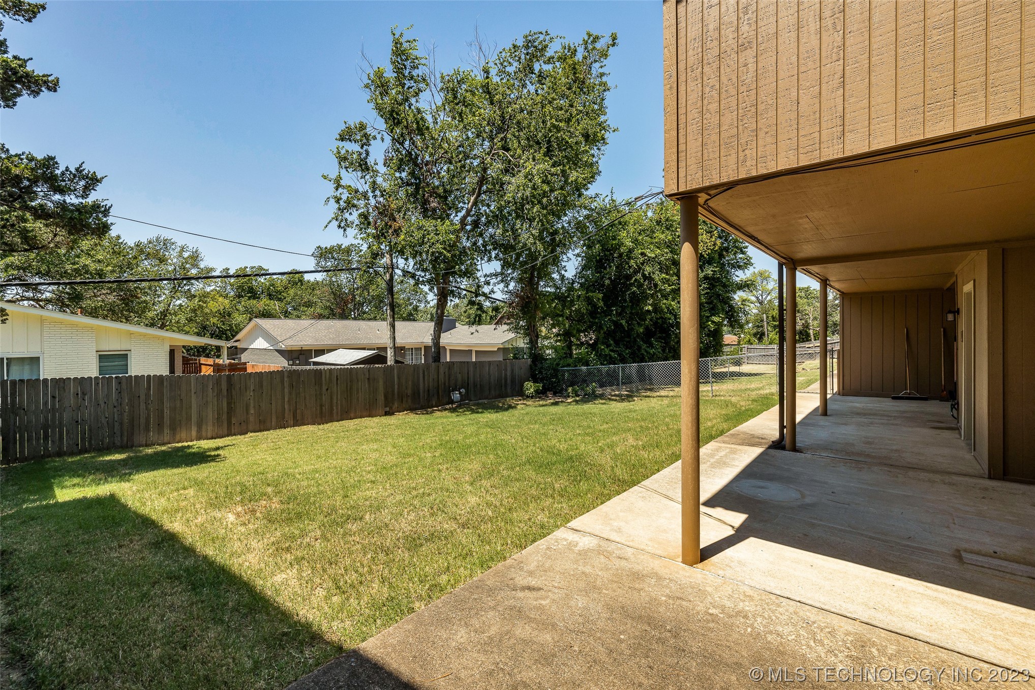 6132 S Lakewood Avenue