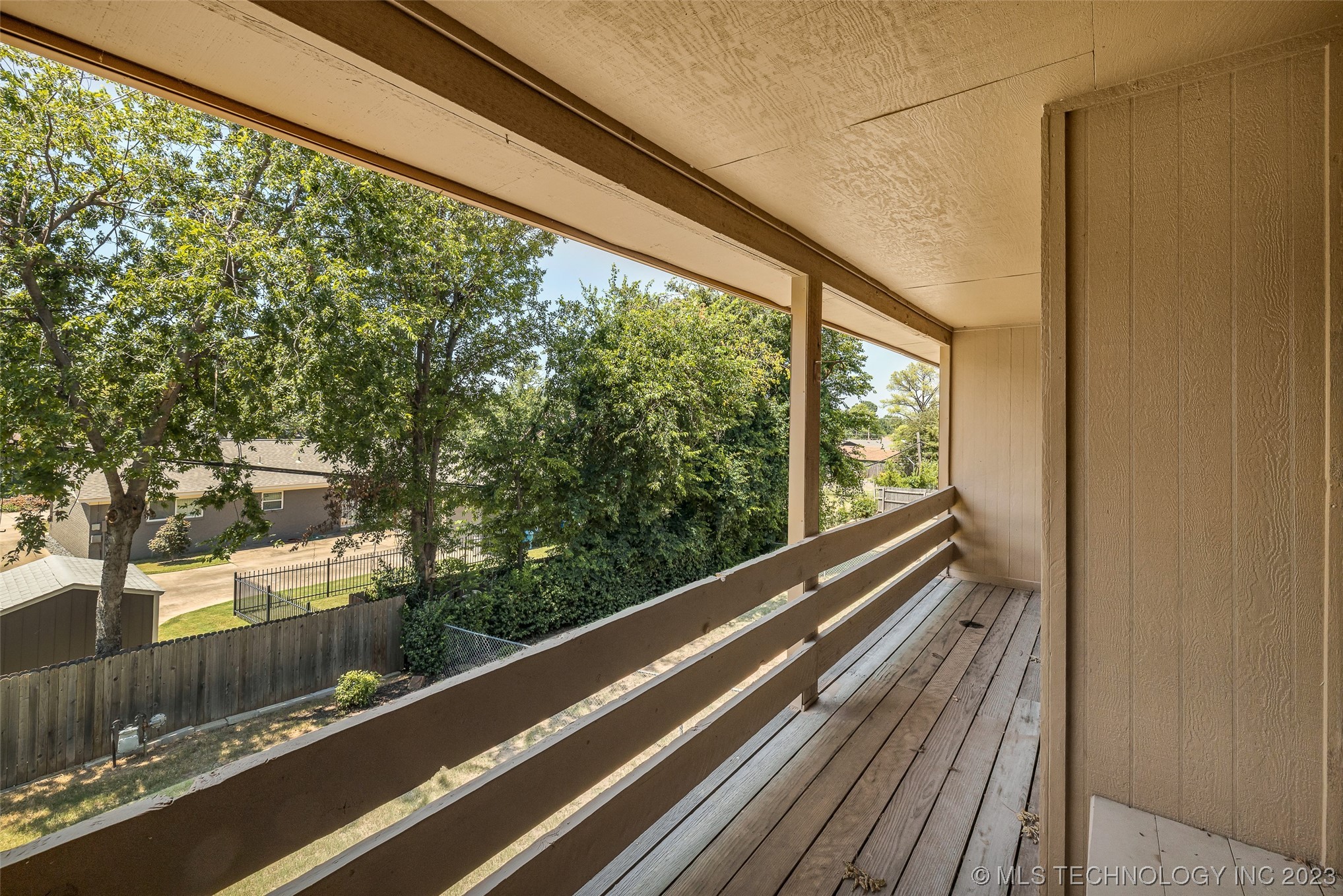 6132 S Lakewood Avenue