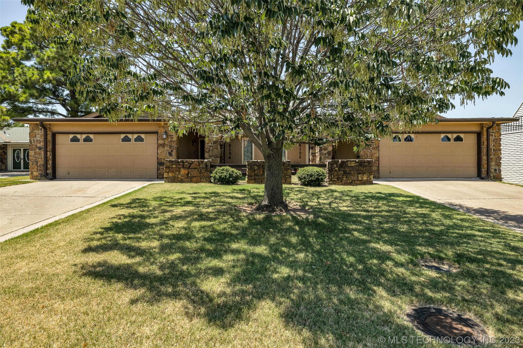 6132 S Lakewood Avenue