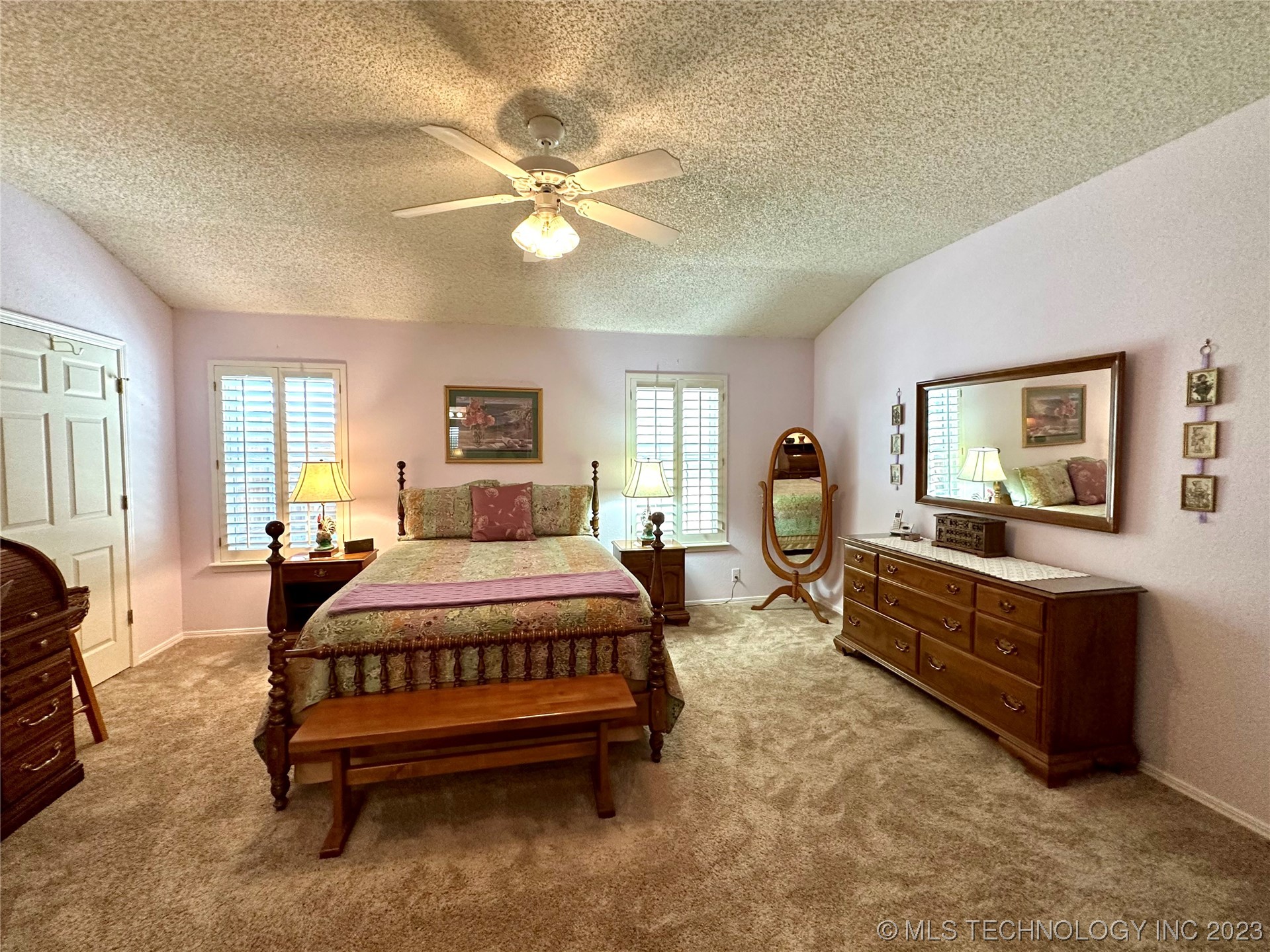 8322 S 84th Avenue E