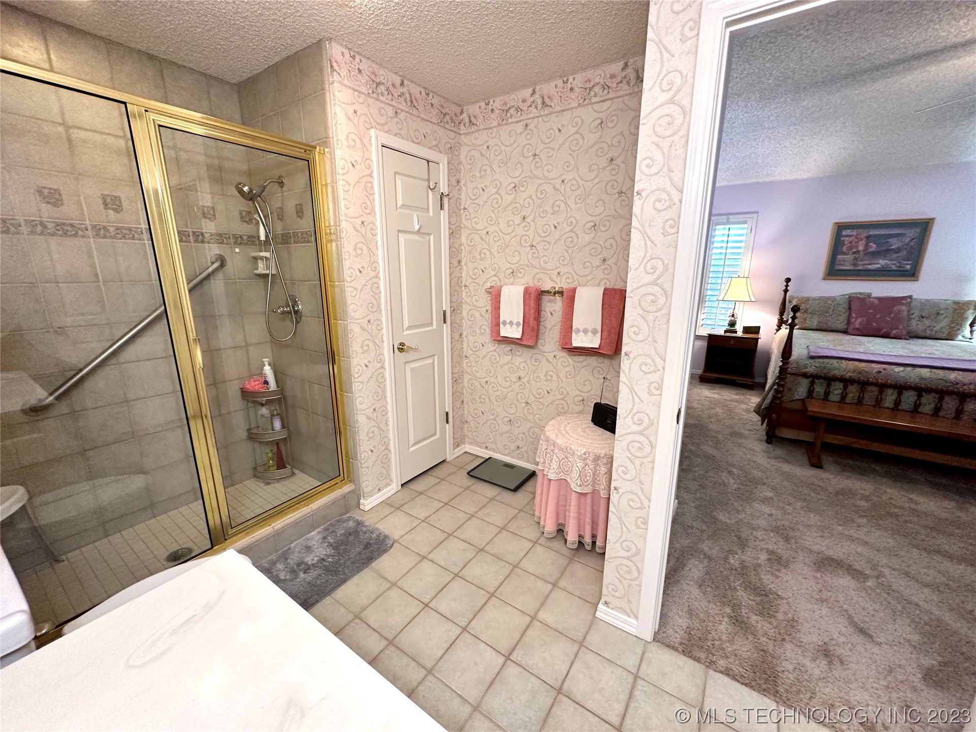 8322 S 84th Avenue E