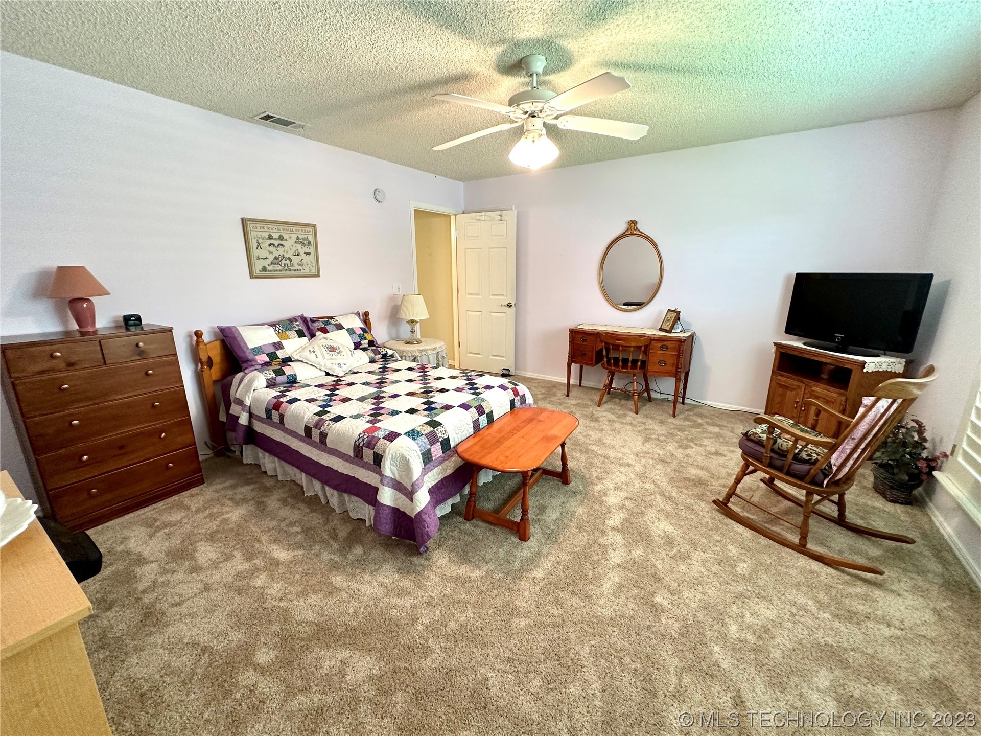 8322 S 84th Avenue E