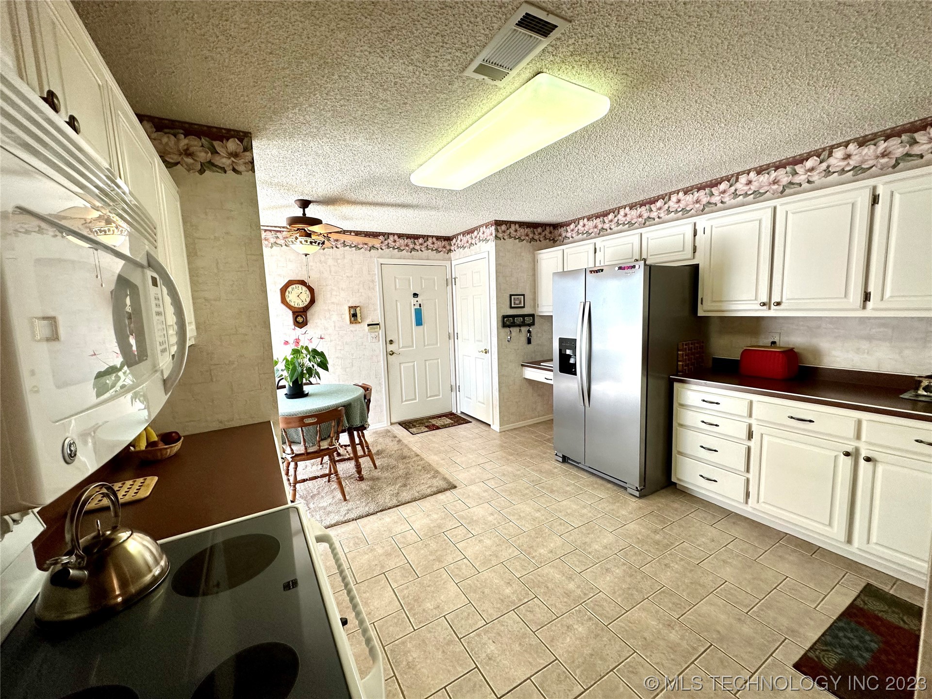 8322 S 84th Avenue E