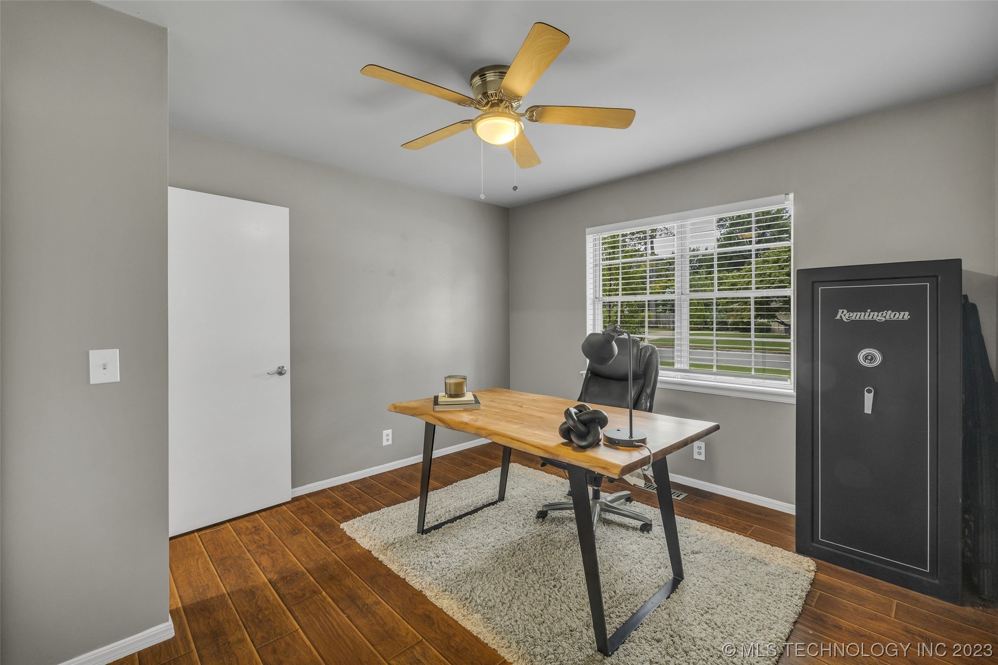 9797 S Lakewood Avenue