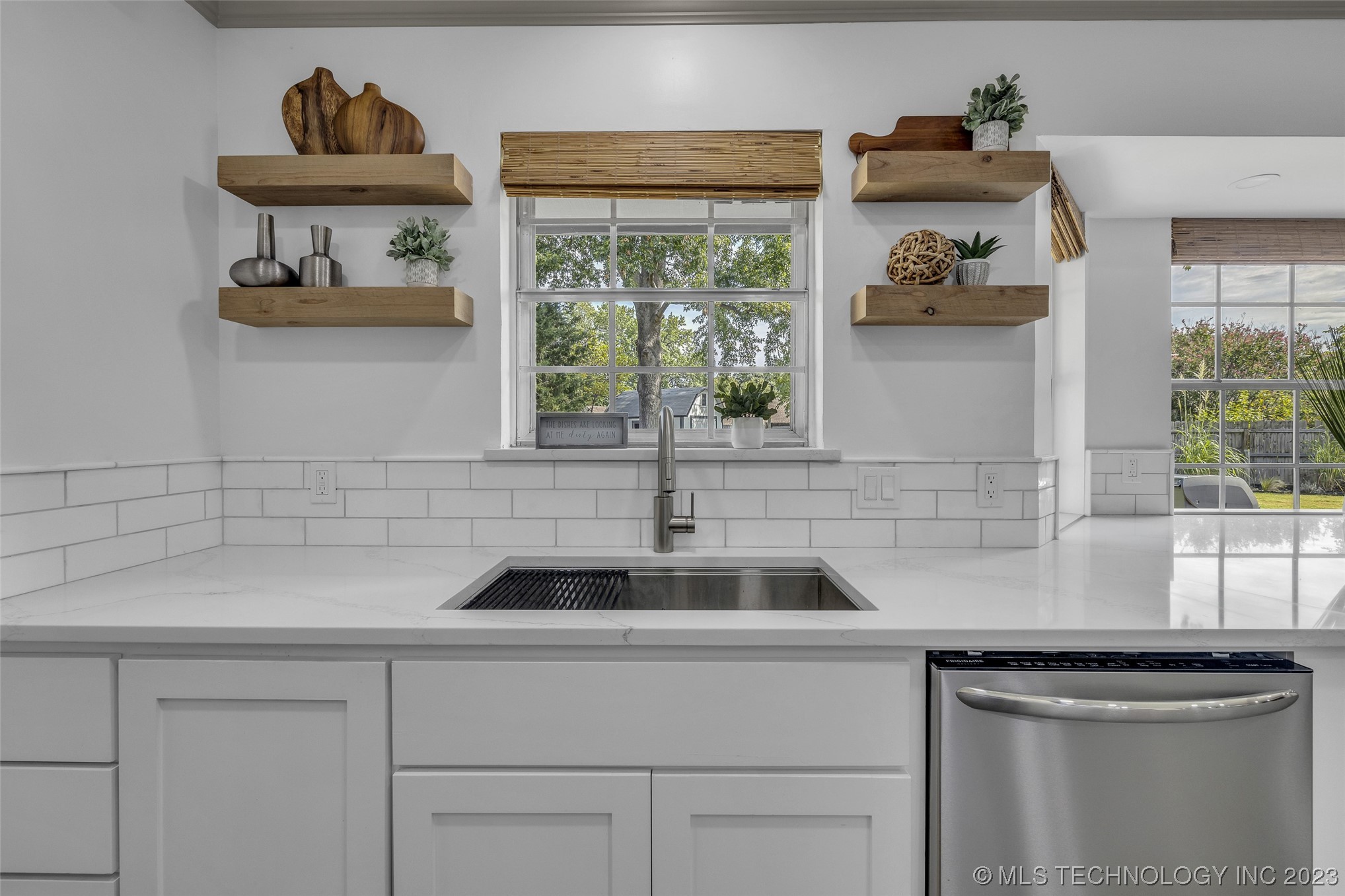 9797 S Lakewood Avenue