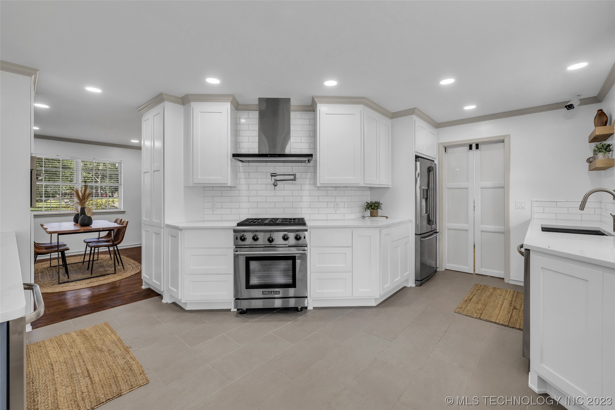 9797 S Lakewood Avenue