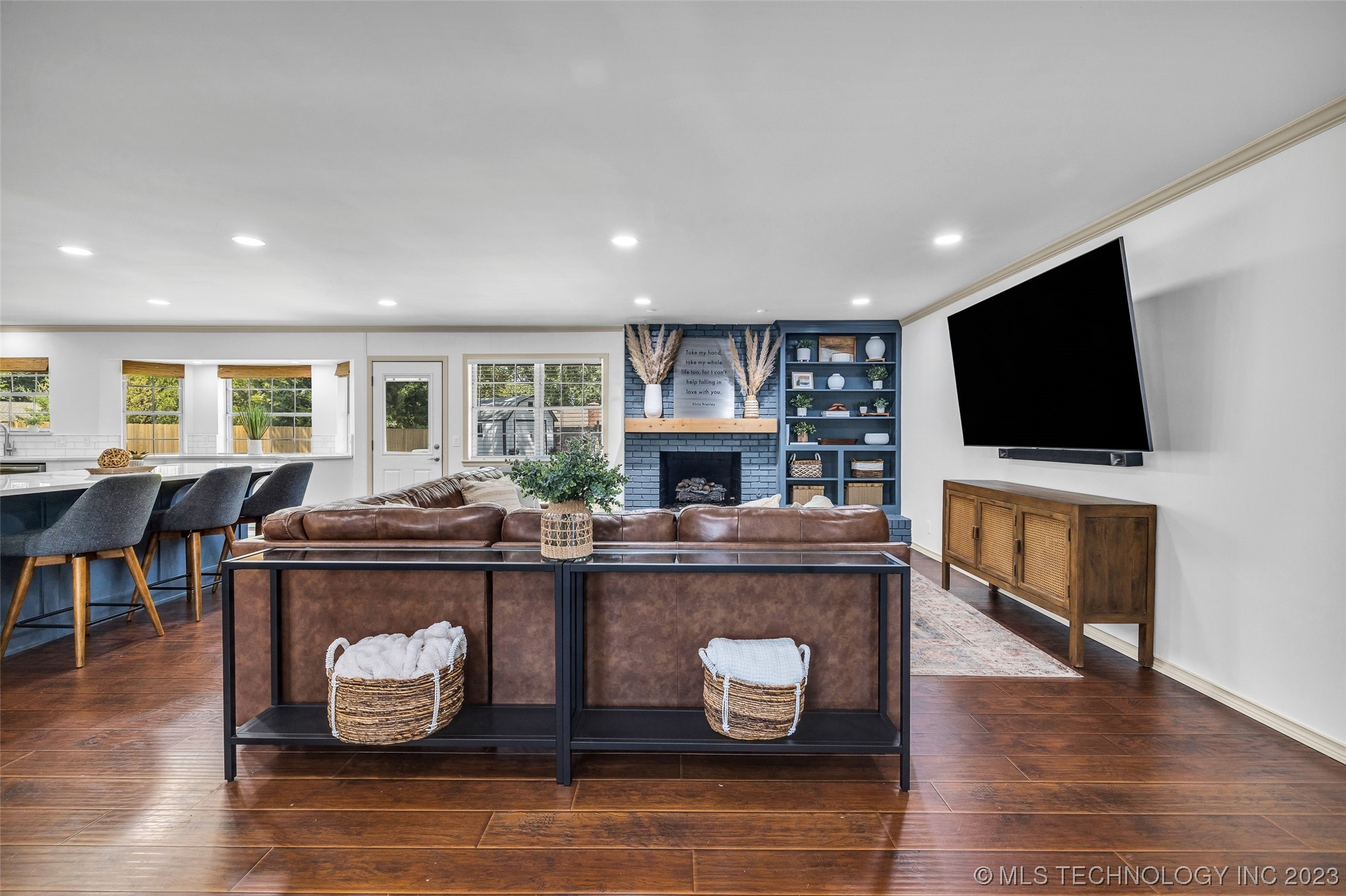 9797 S Lakewood Avenue