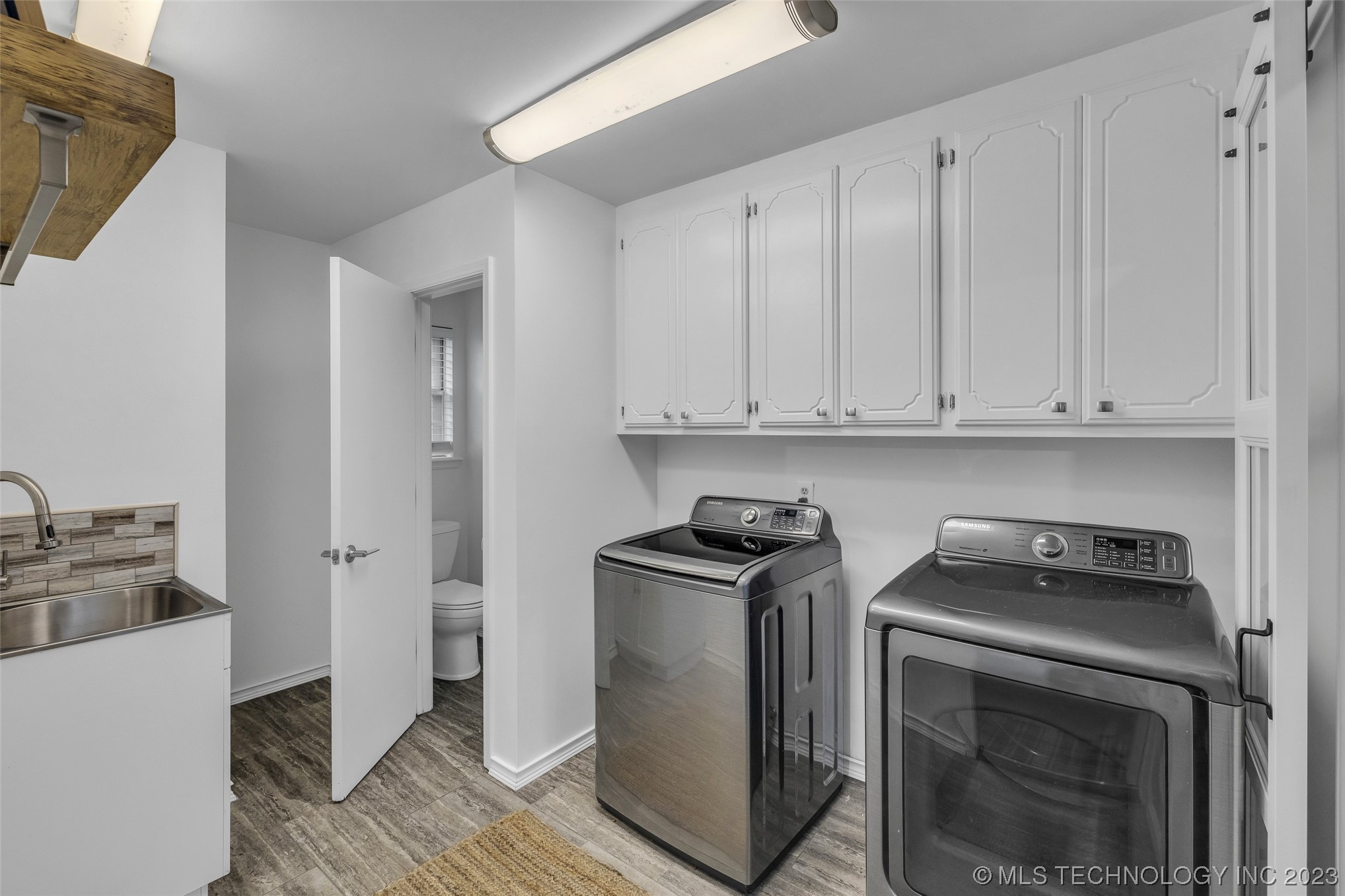 9797 S Lakewood Avenue