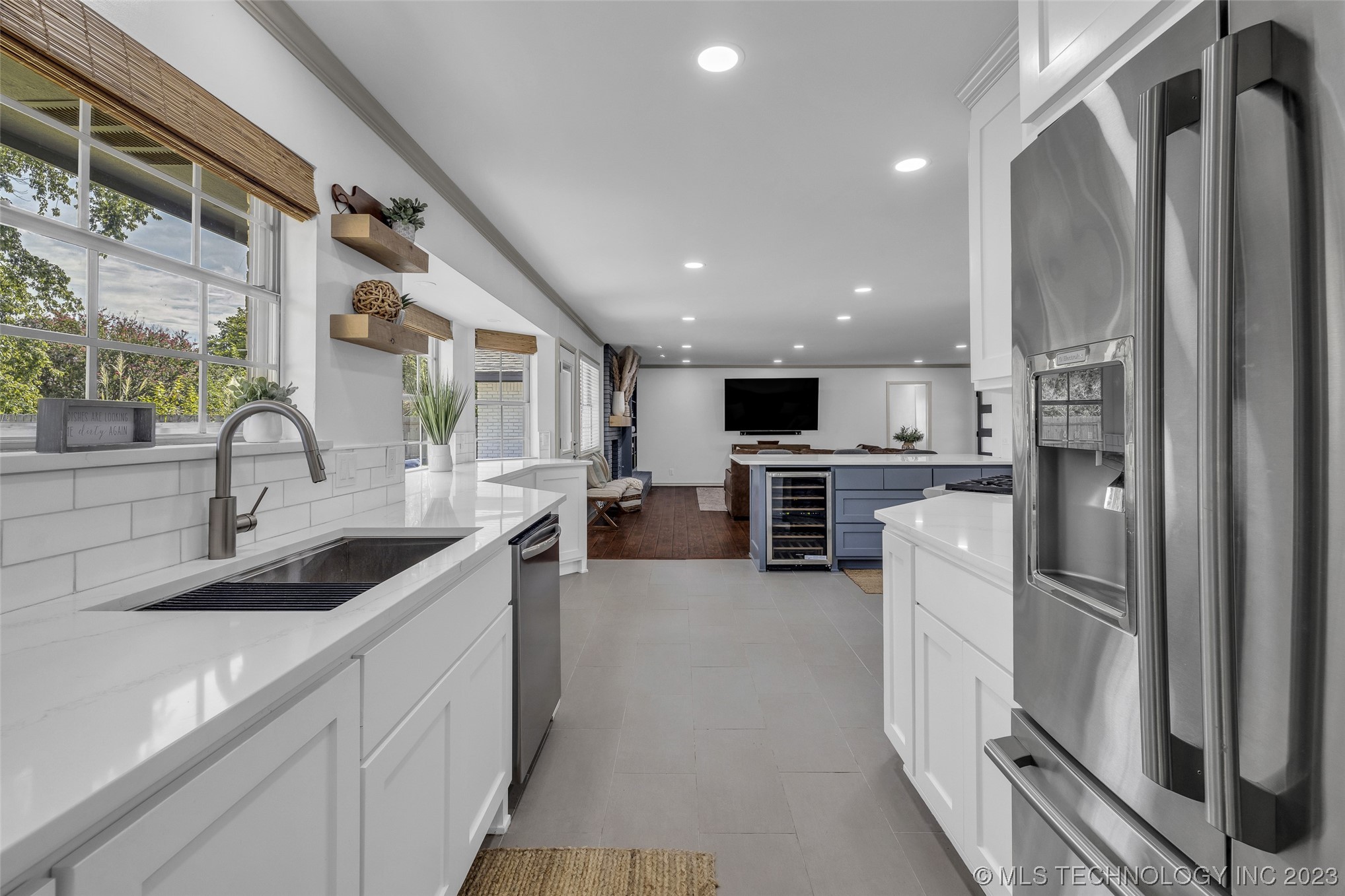 9797 S Lakewood Avenue