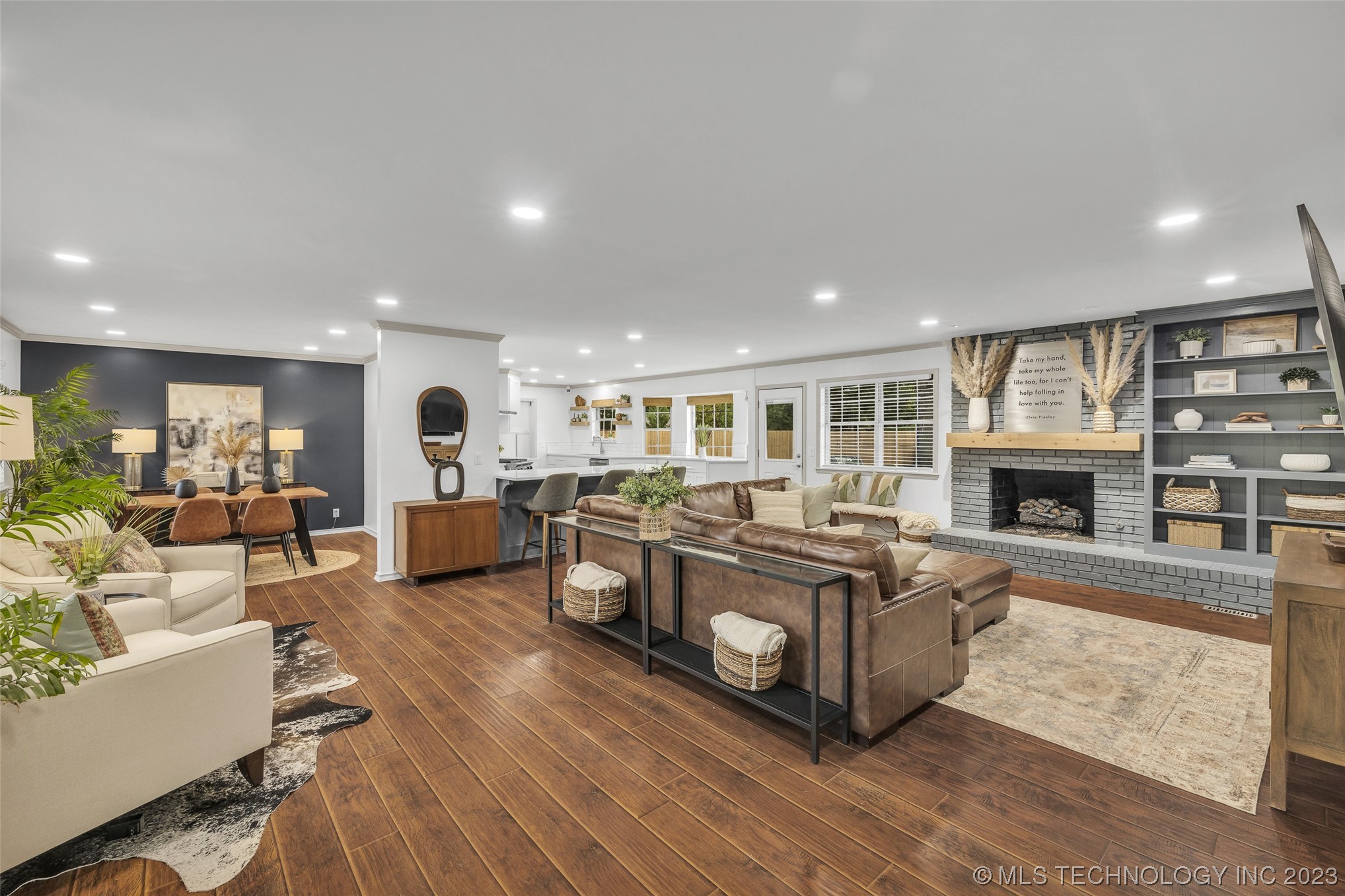 9797 S Lakewood Avenue