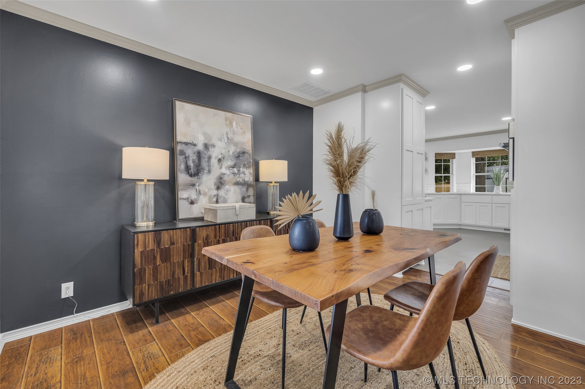 9797 S Lakewood Avenue