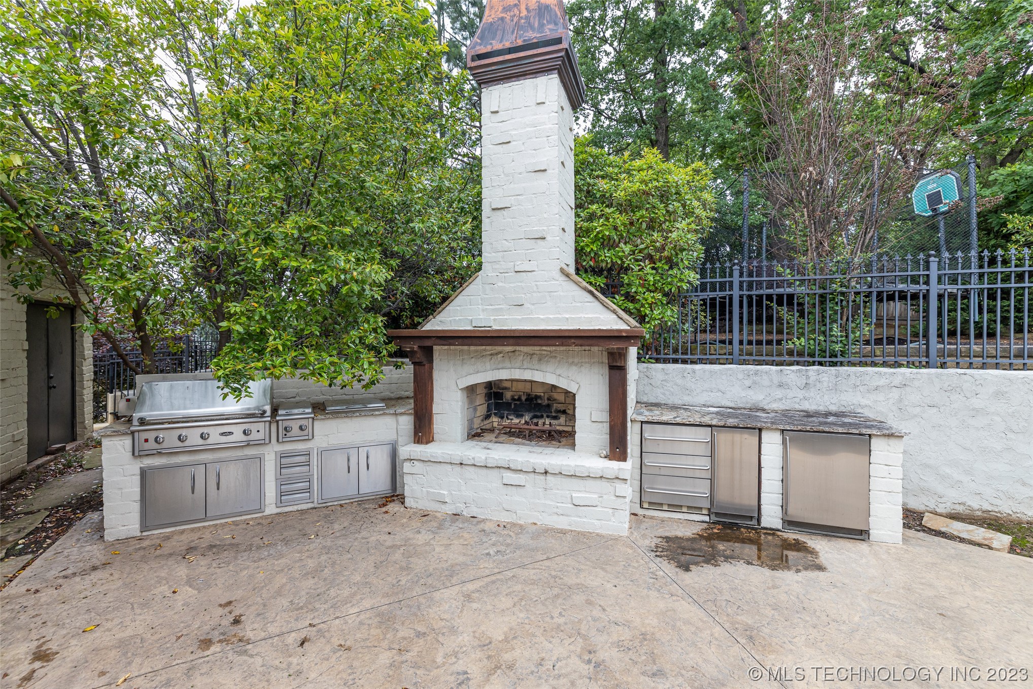 6709 E 109th Street S