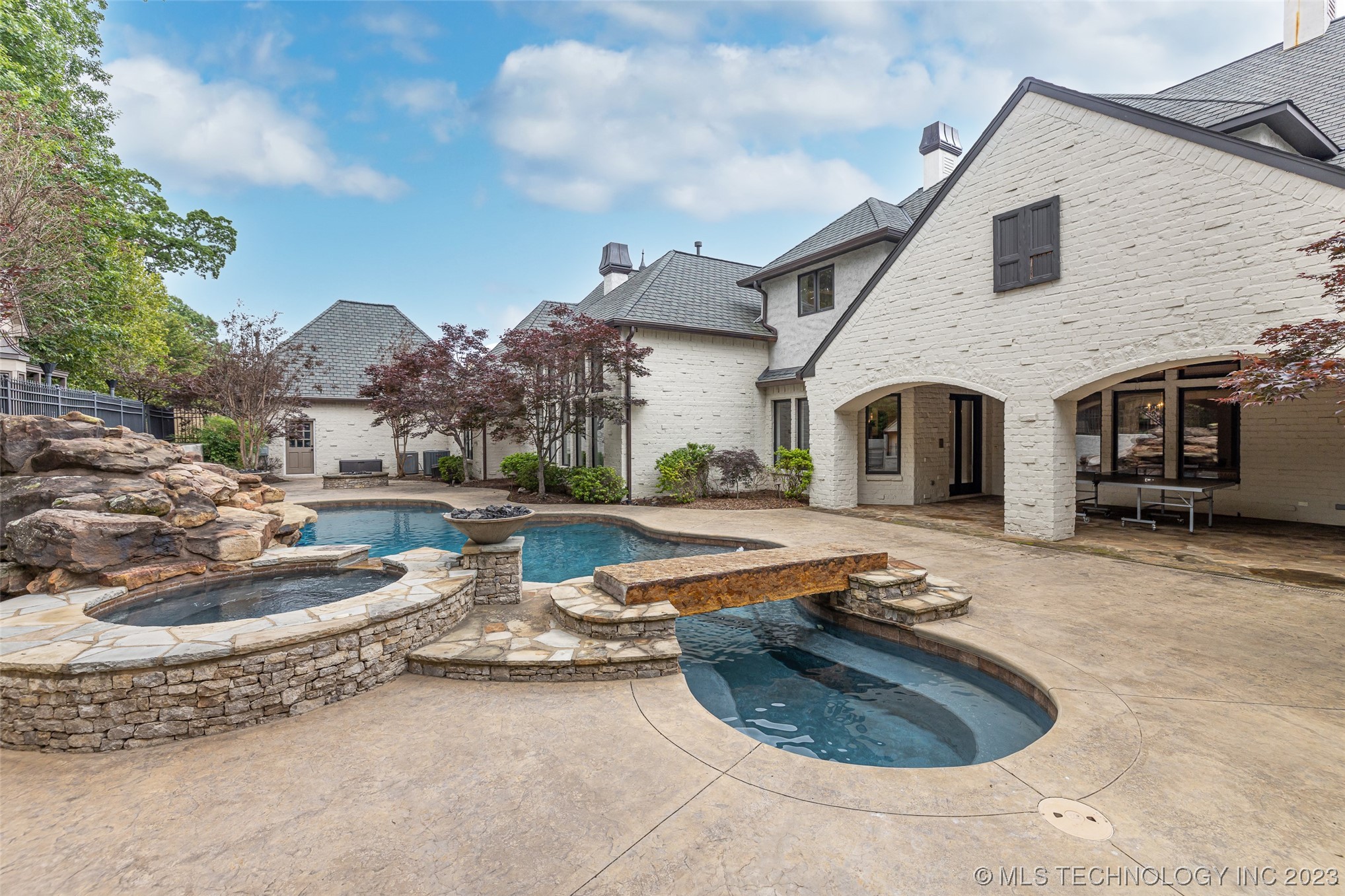 6709 E 109th Street S