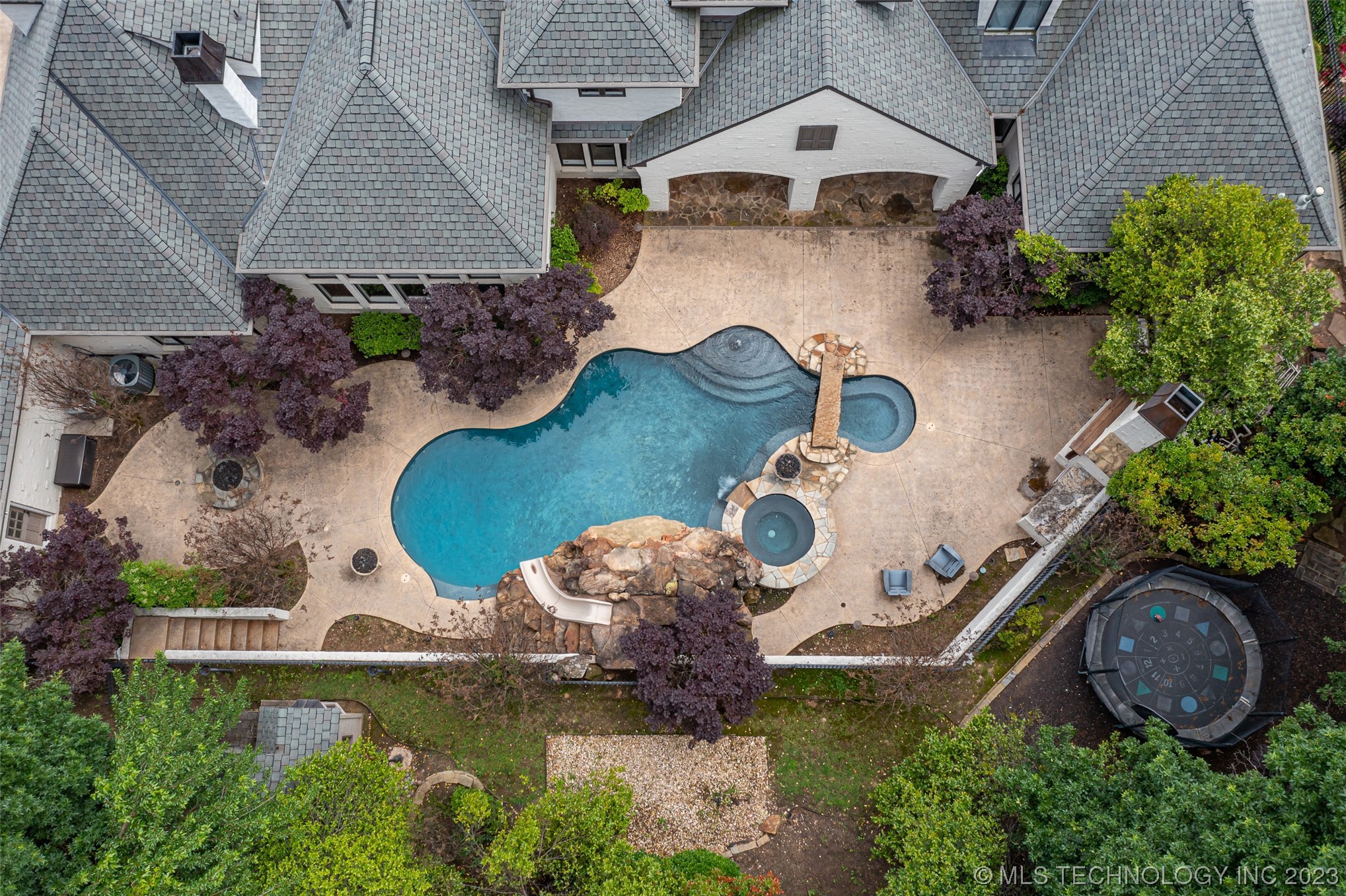 6709 E 109th Street S