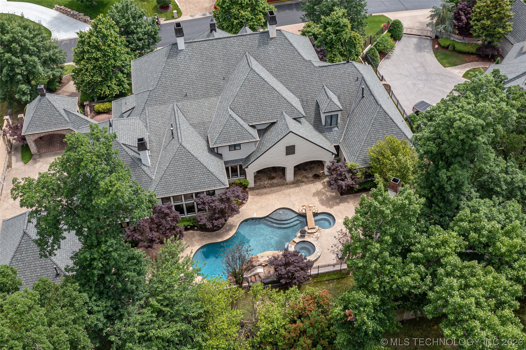 6709 E 109th Street S