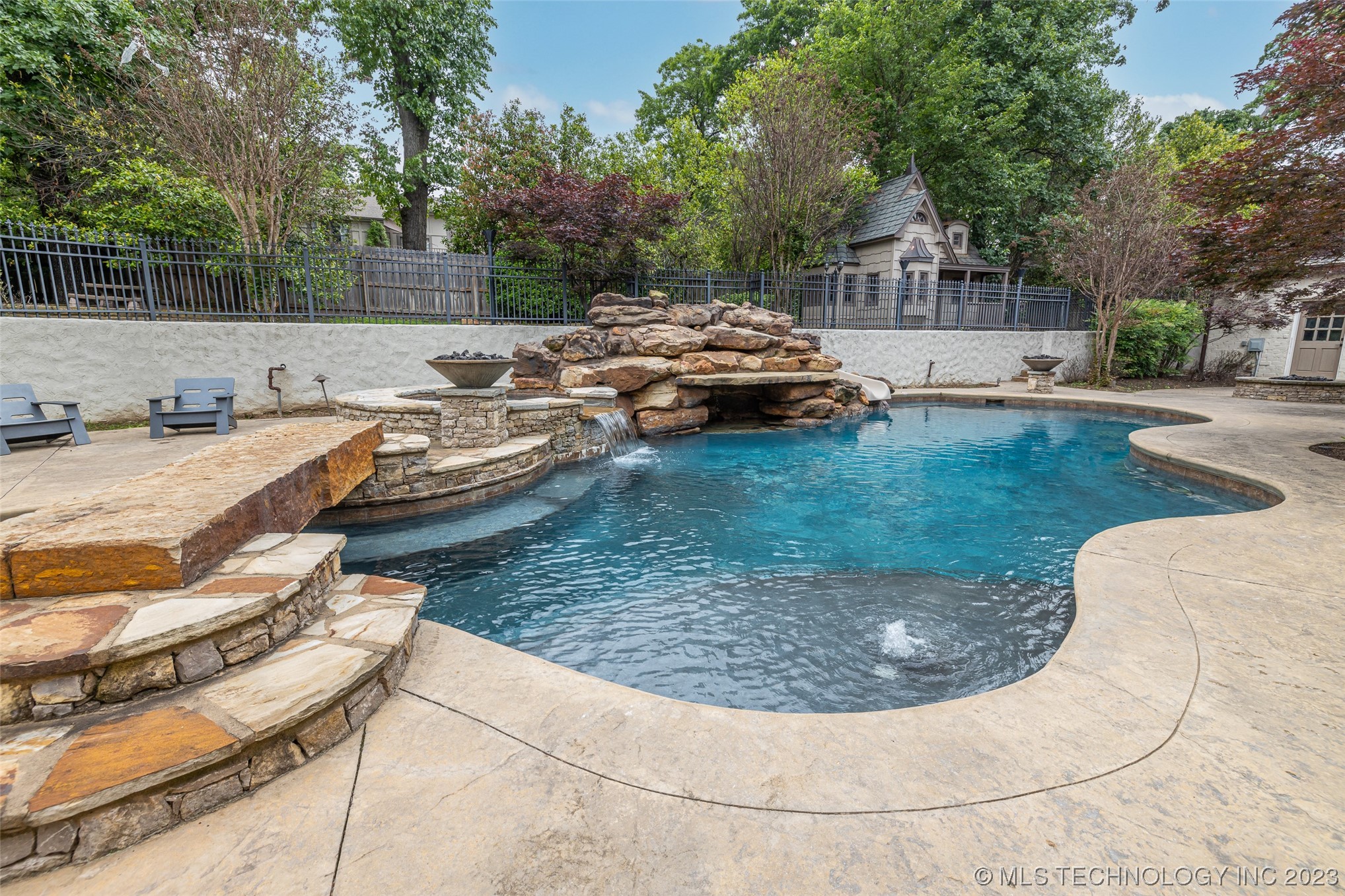 6709 E 109th Street S