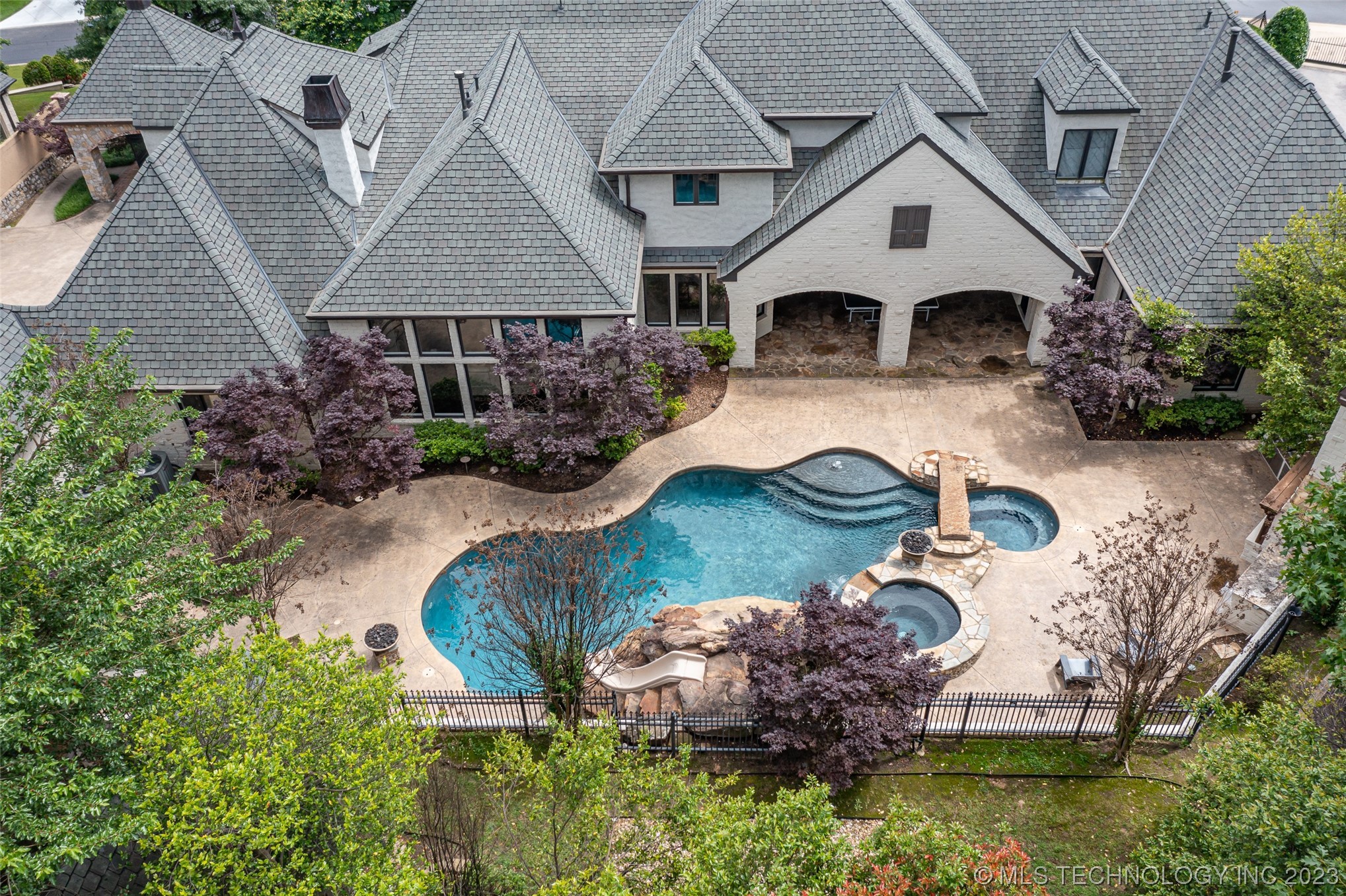 6709 E 109th Street S