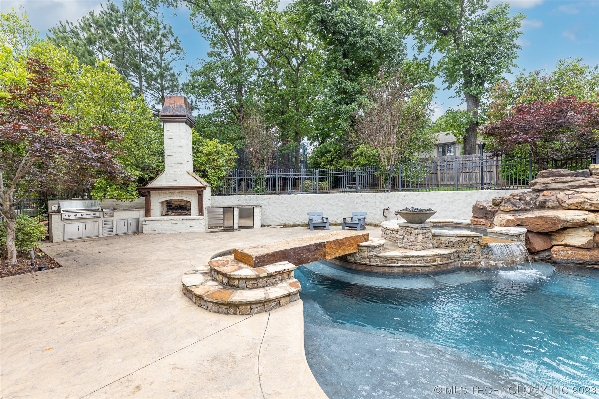 6709 E 109th Street S