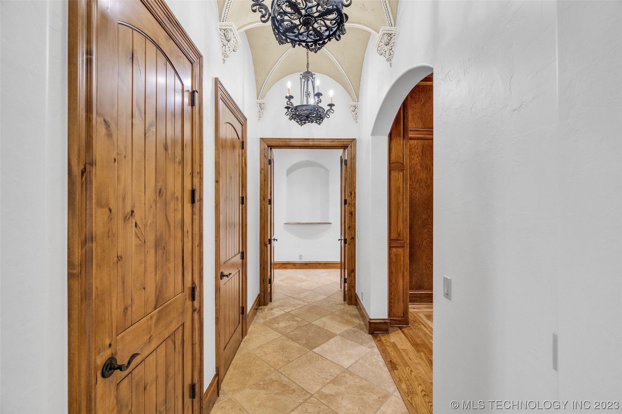 11905 S Kingston Avenue