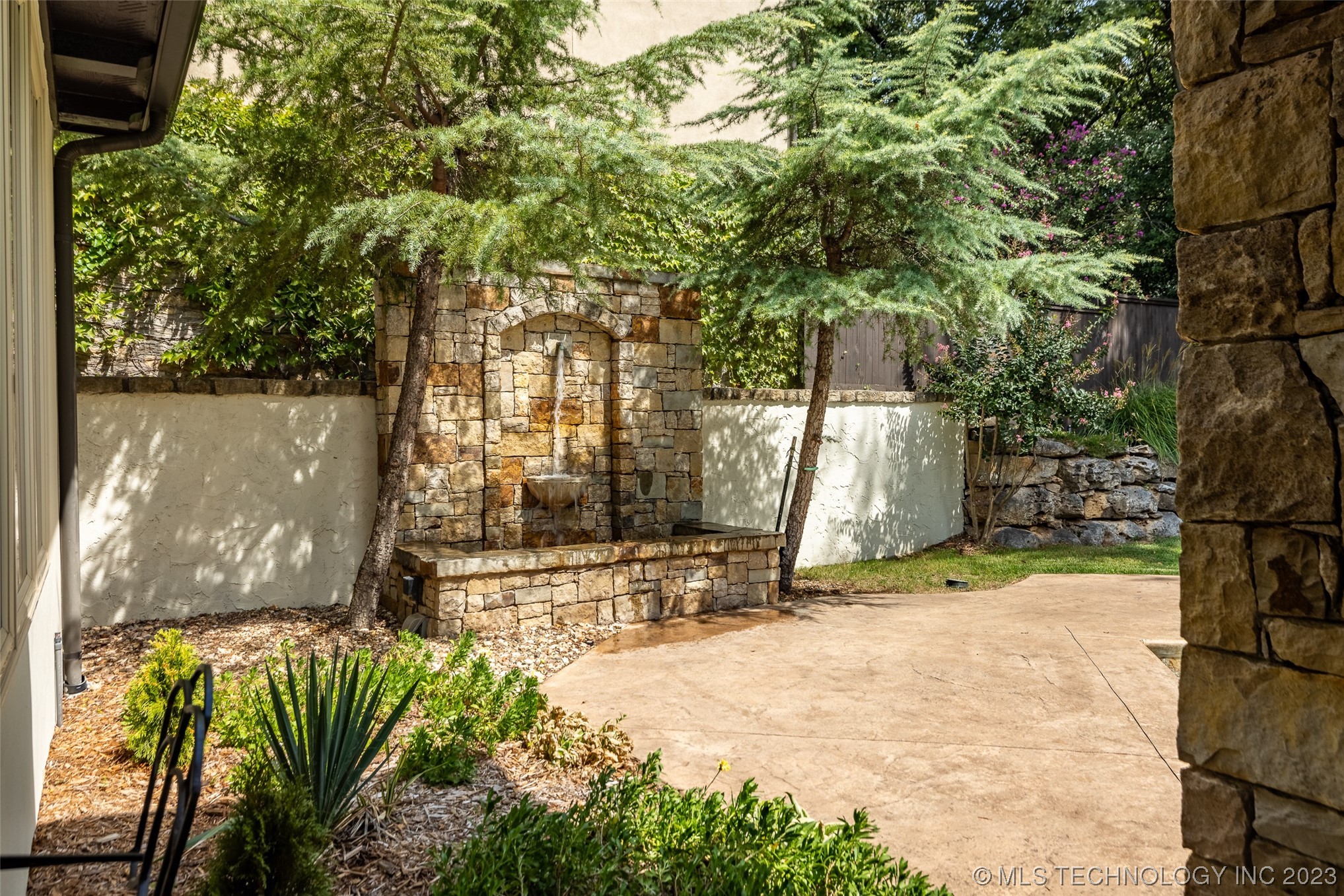 11905 S Kingston Avenue