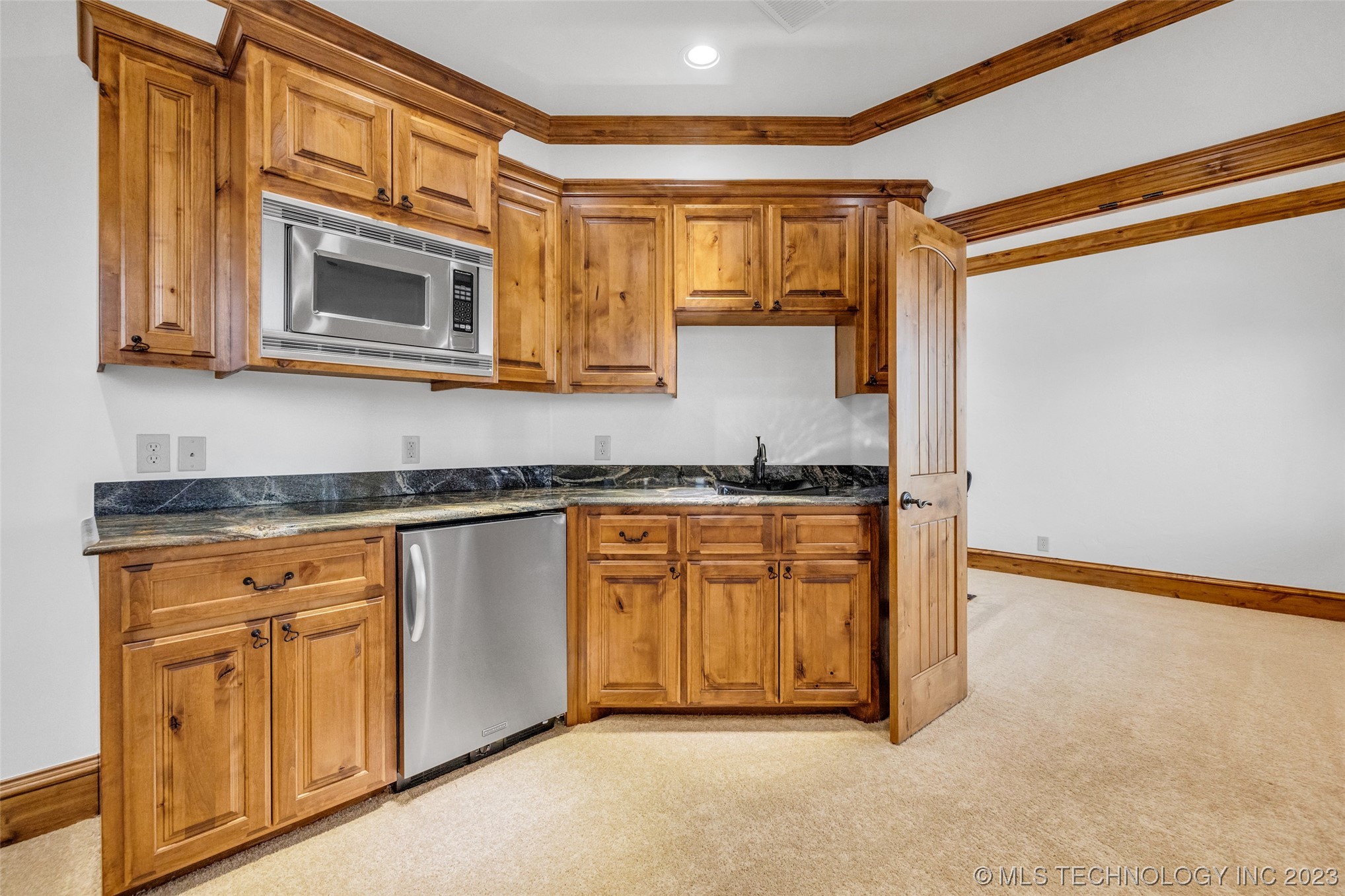 11905 S Kingston Avenue