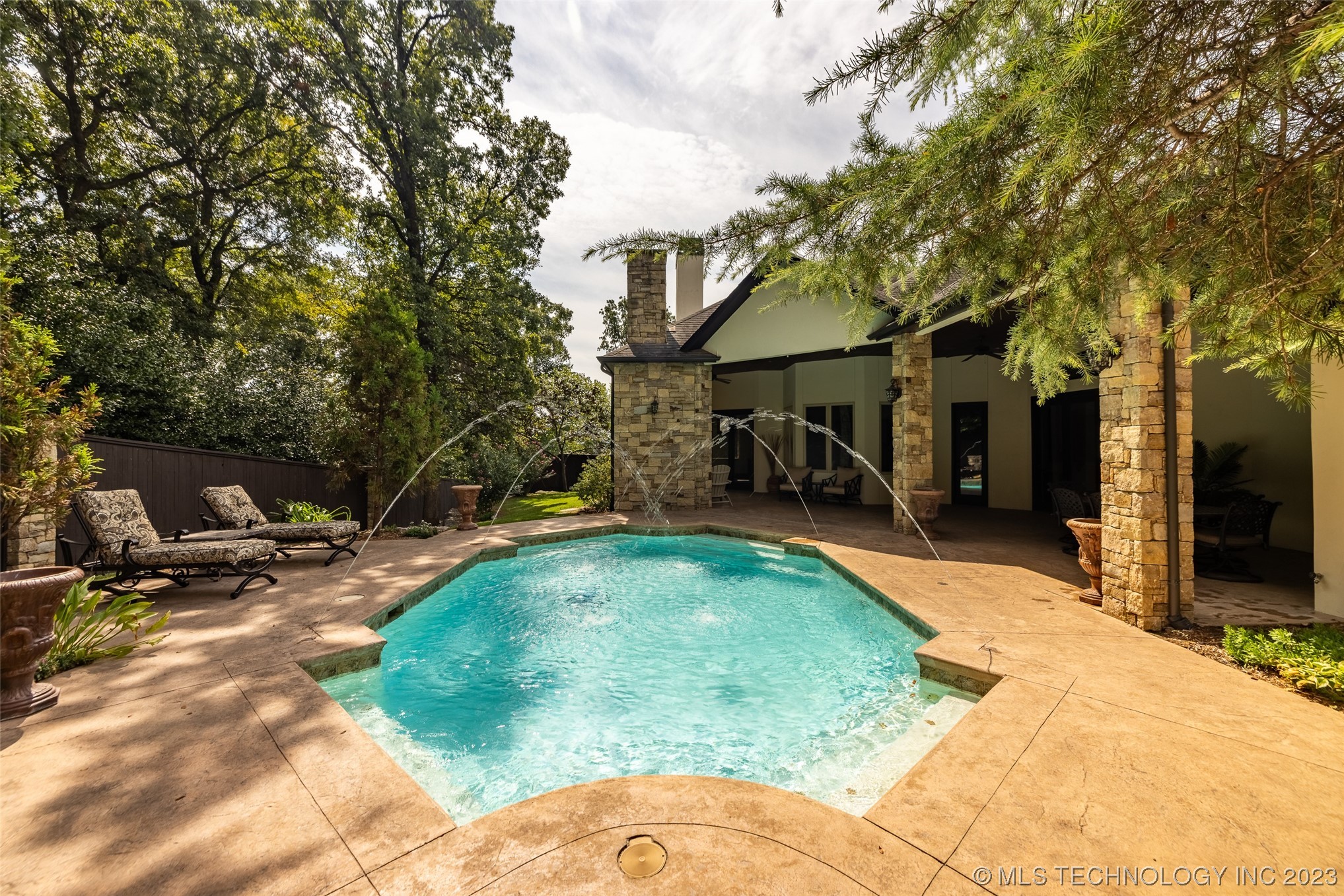 11905 S Kingston Avenue