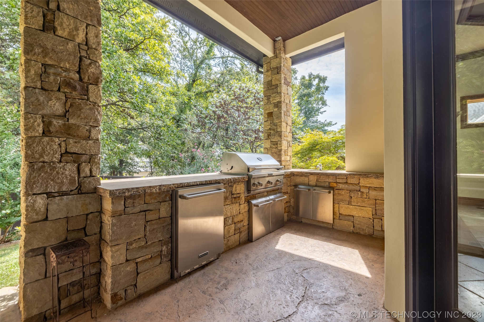 11905 S Kingston Avenue