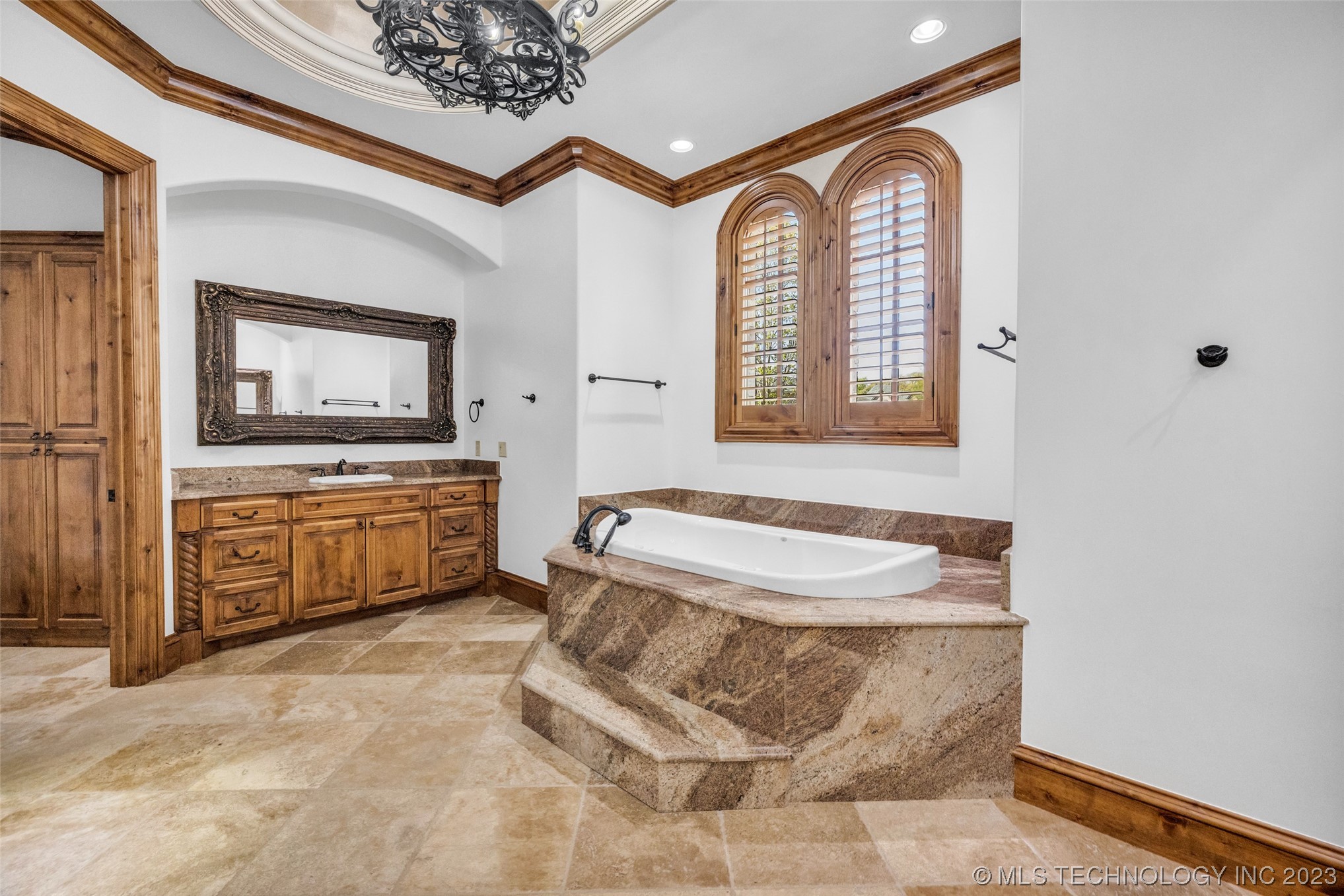 11905 S Kingston Avenue