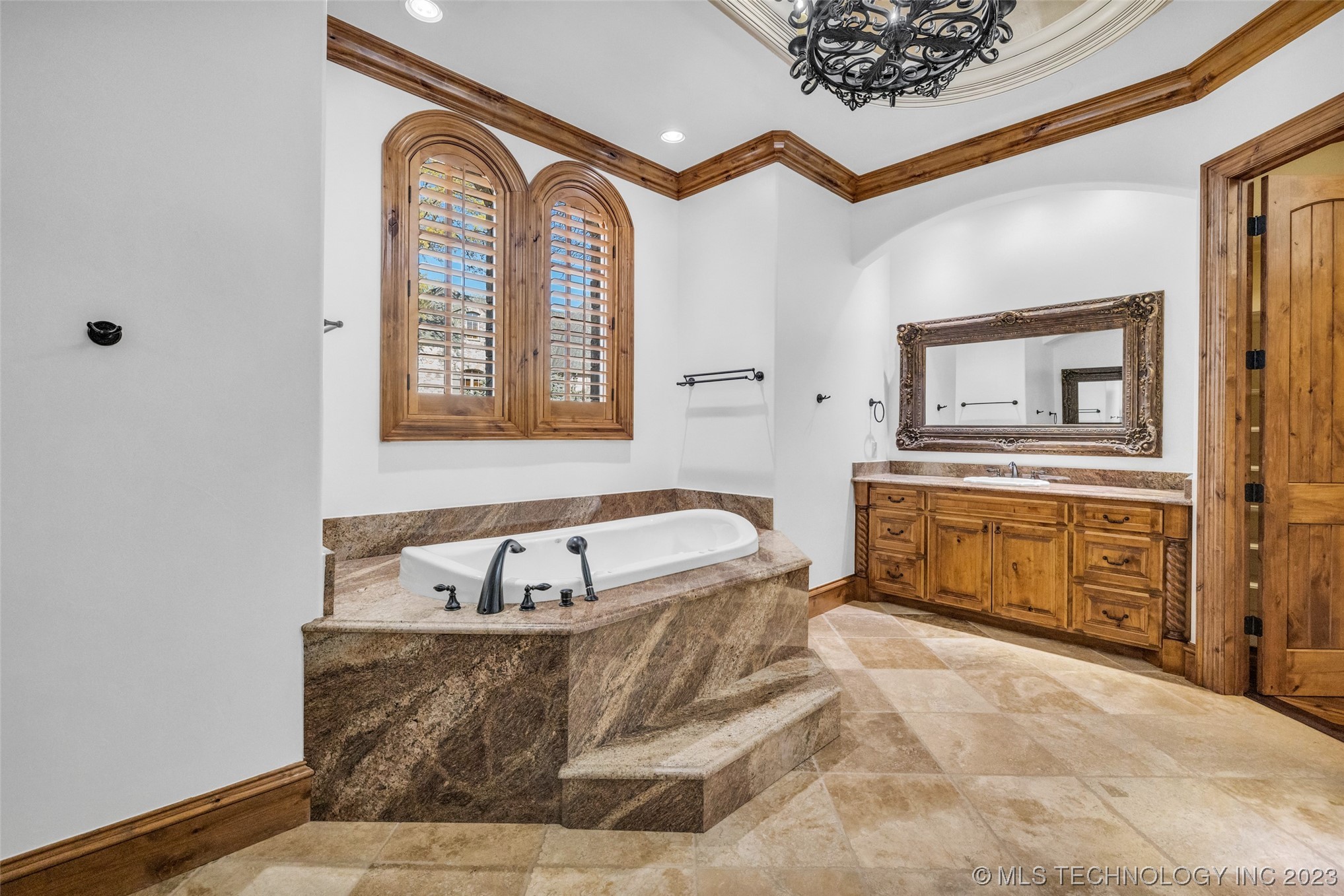 11905 S Kingston Avenue