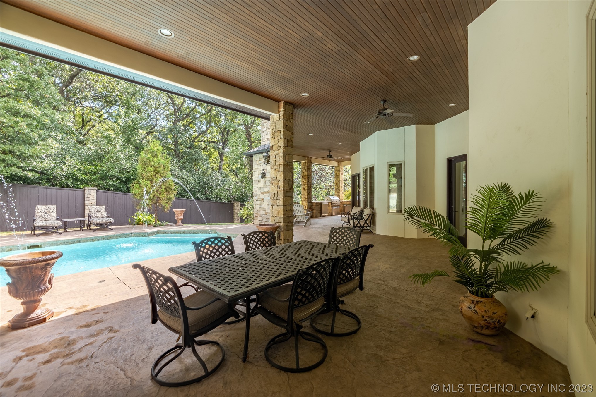 11905 S Kingston Avenue