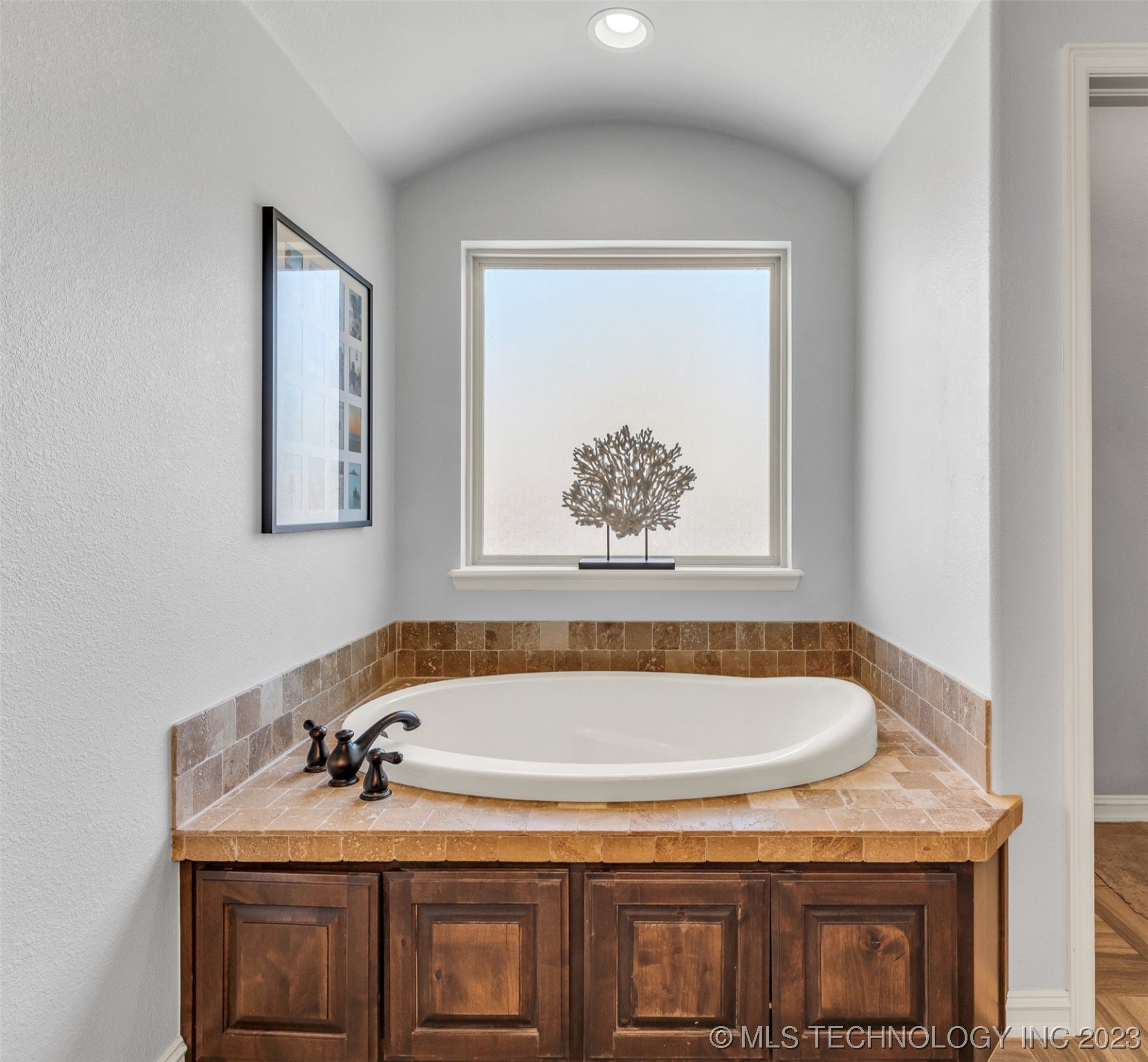 3116 S Gardenia Court