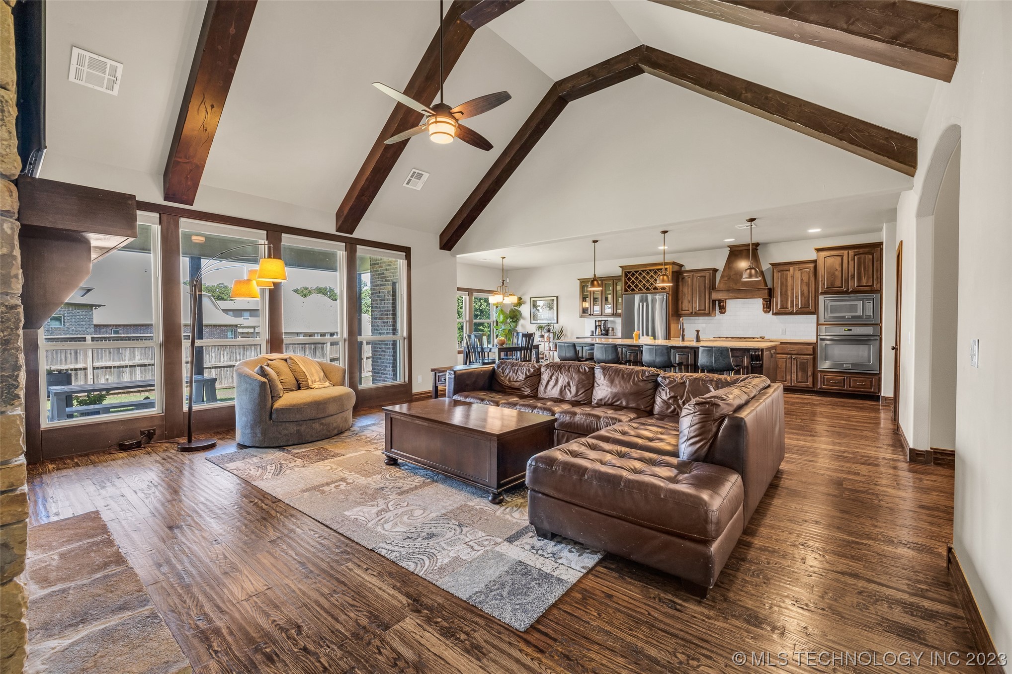 3116 S Gardenia Court