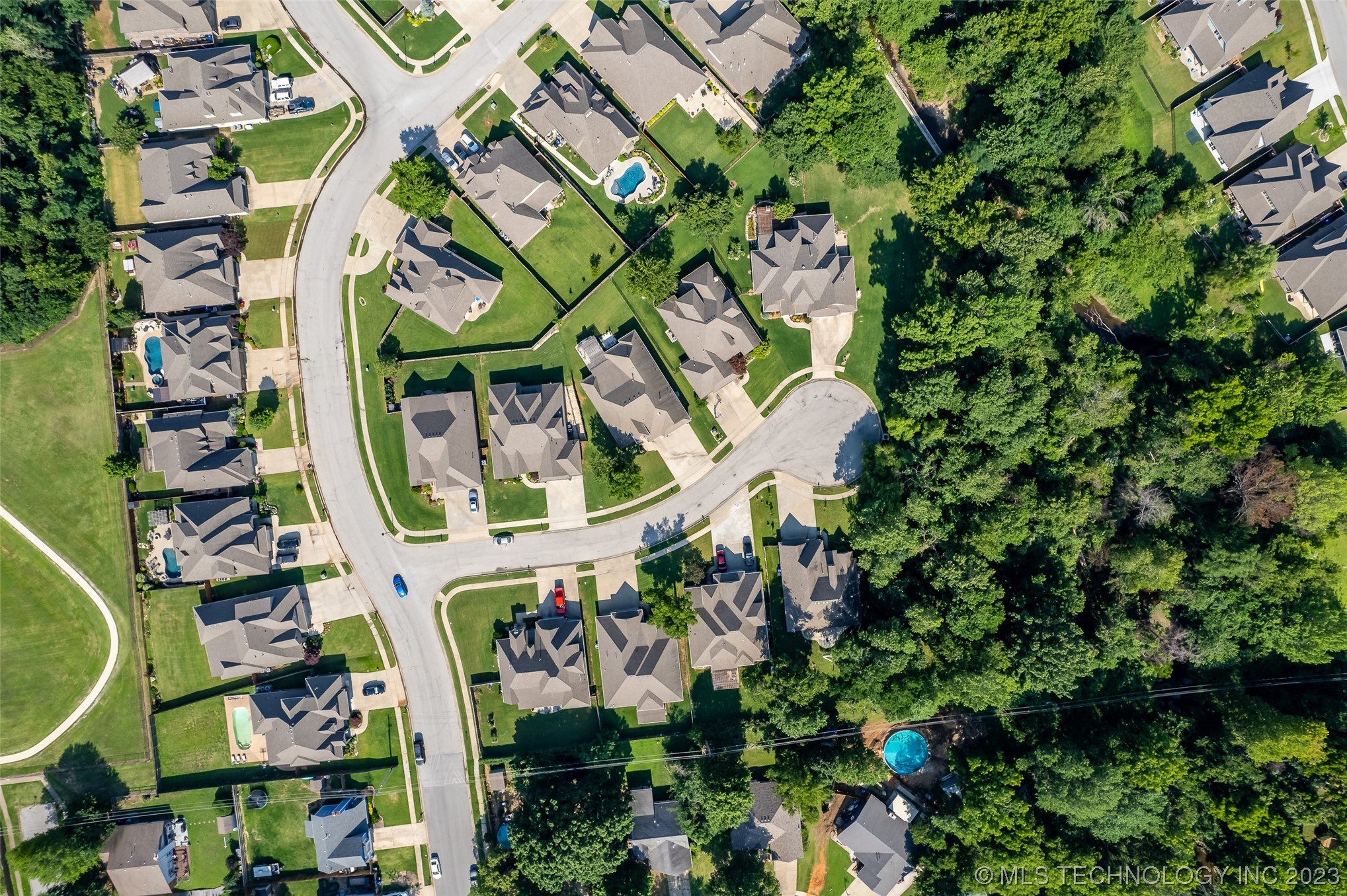 3116 S Gardenia Court