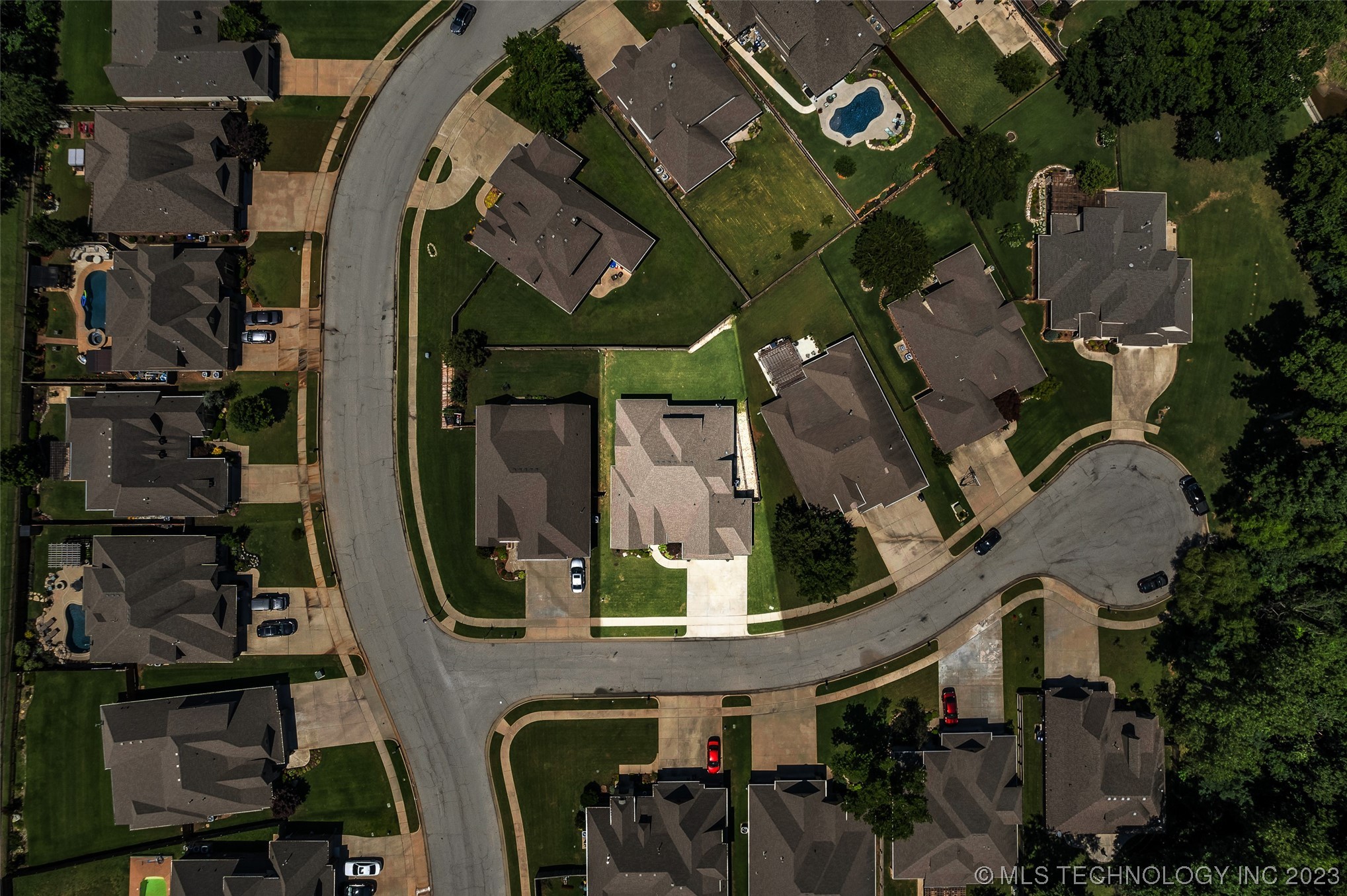 3116 S Gardenia Court