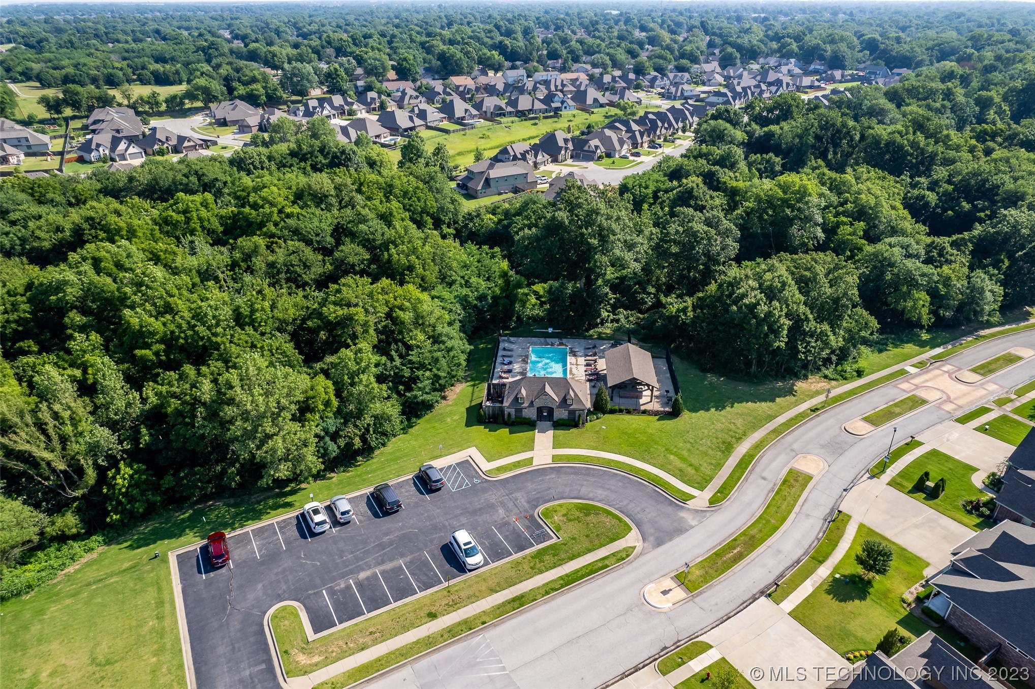 3116 S Gardenia Court