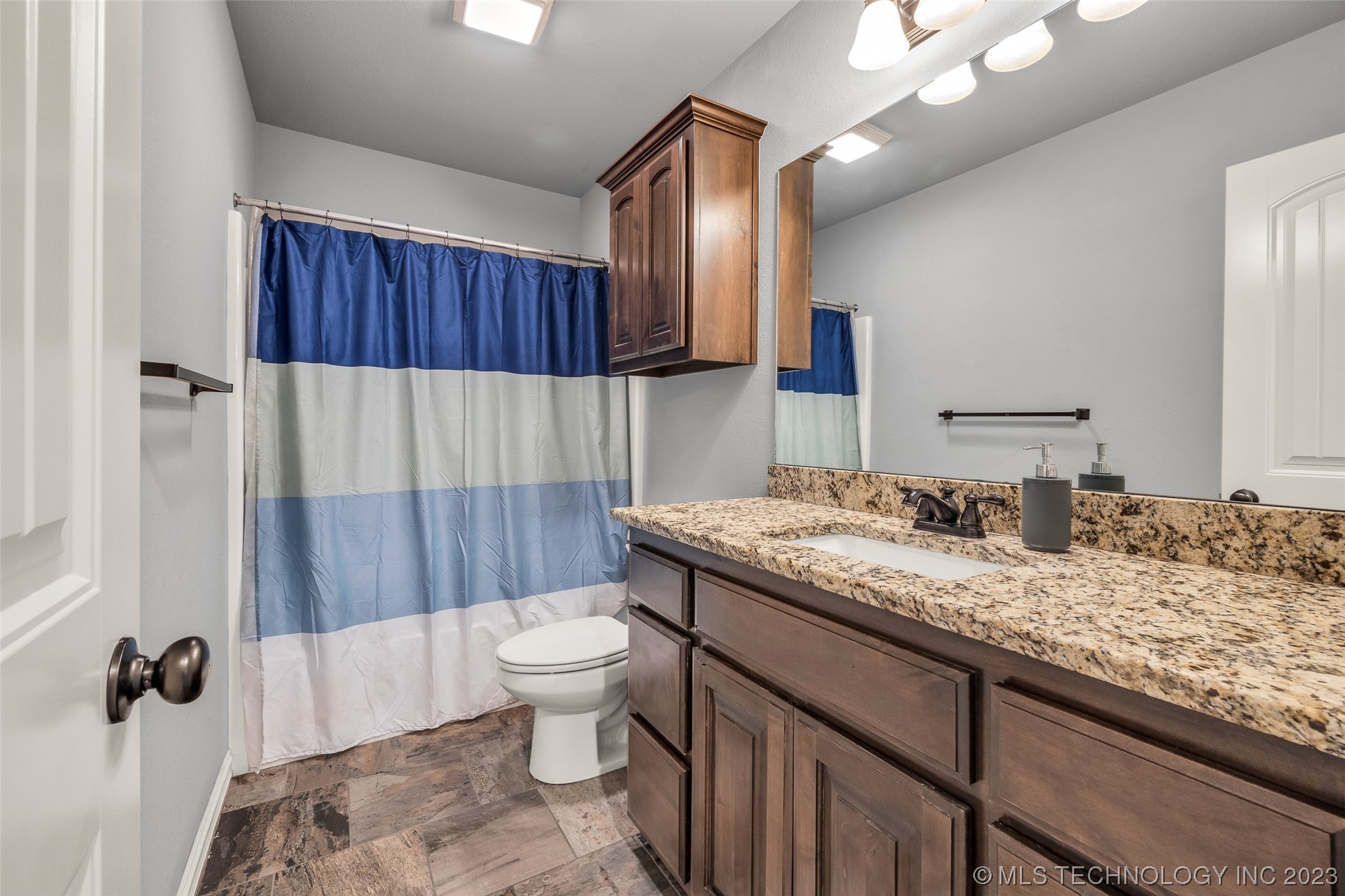 3116 S Gardenia Court