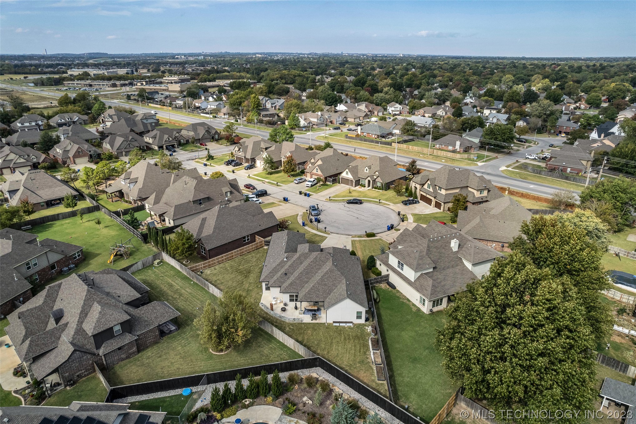 2523 W New Orleans Place