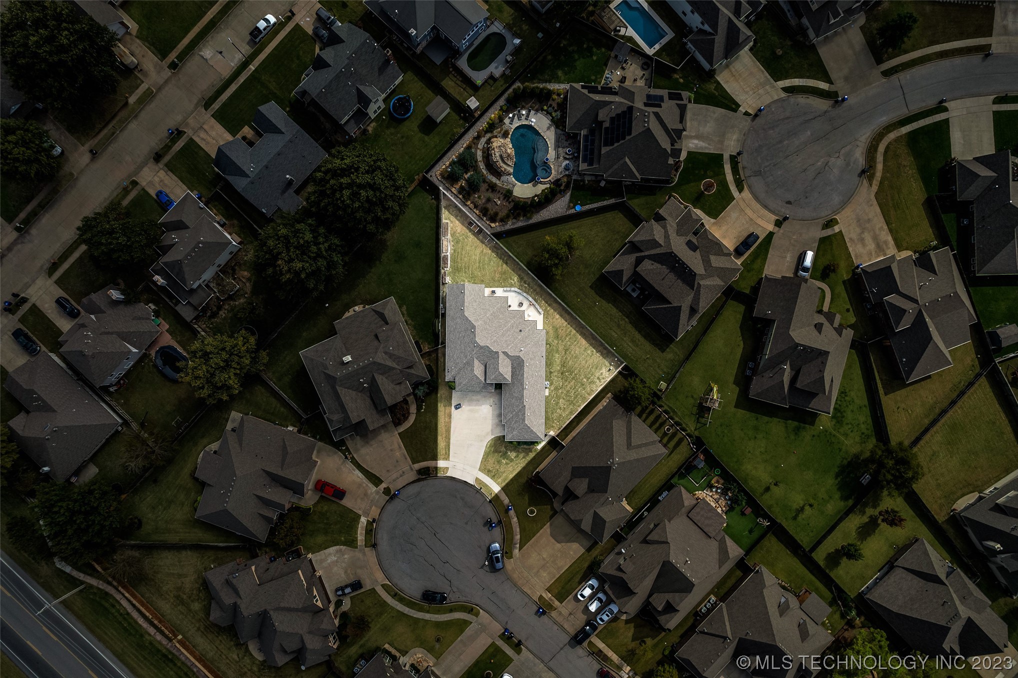 2523 W New Orleans Place