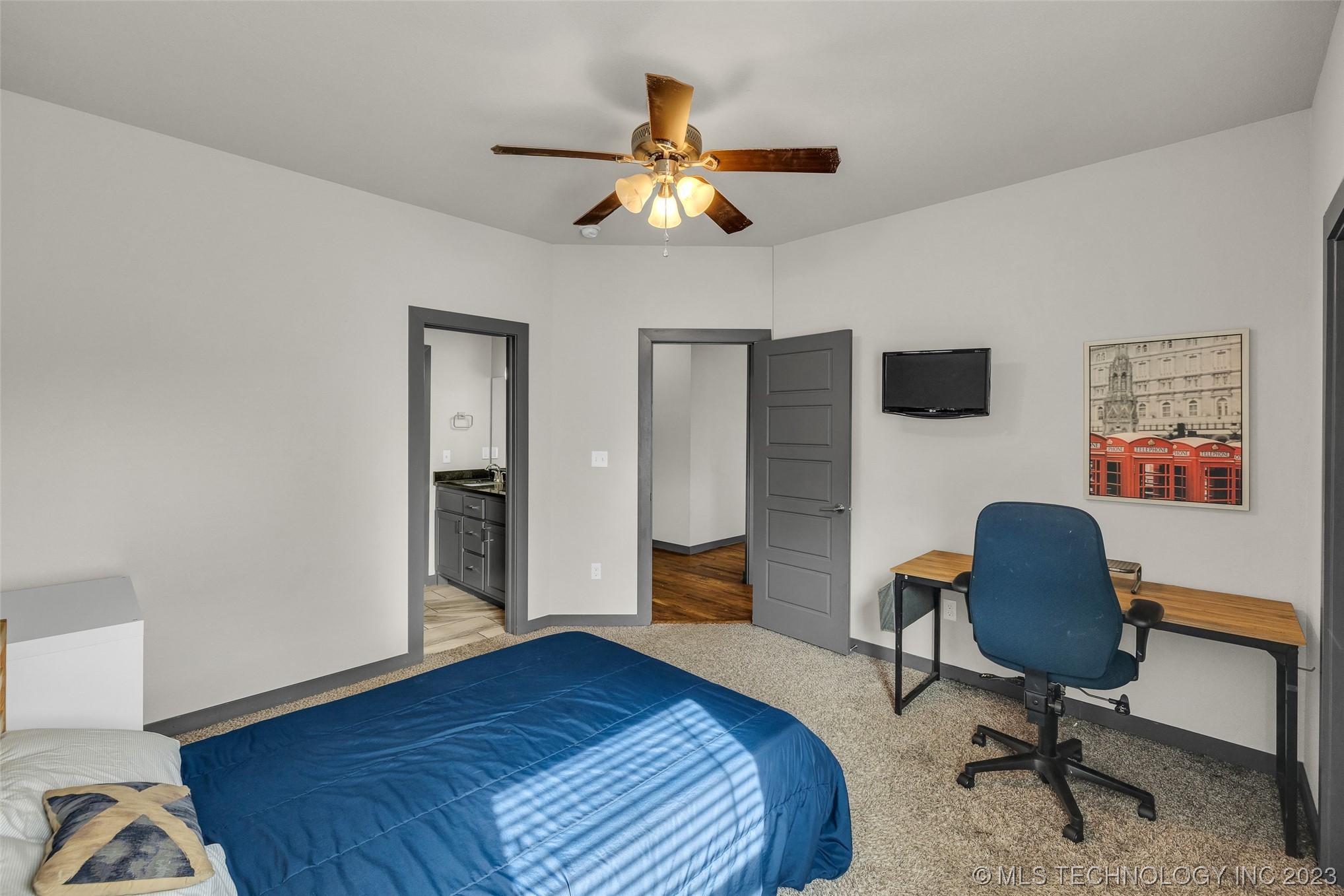 2523 W New Orleans Place