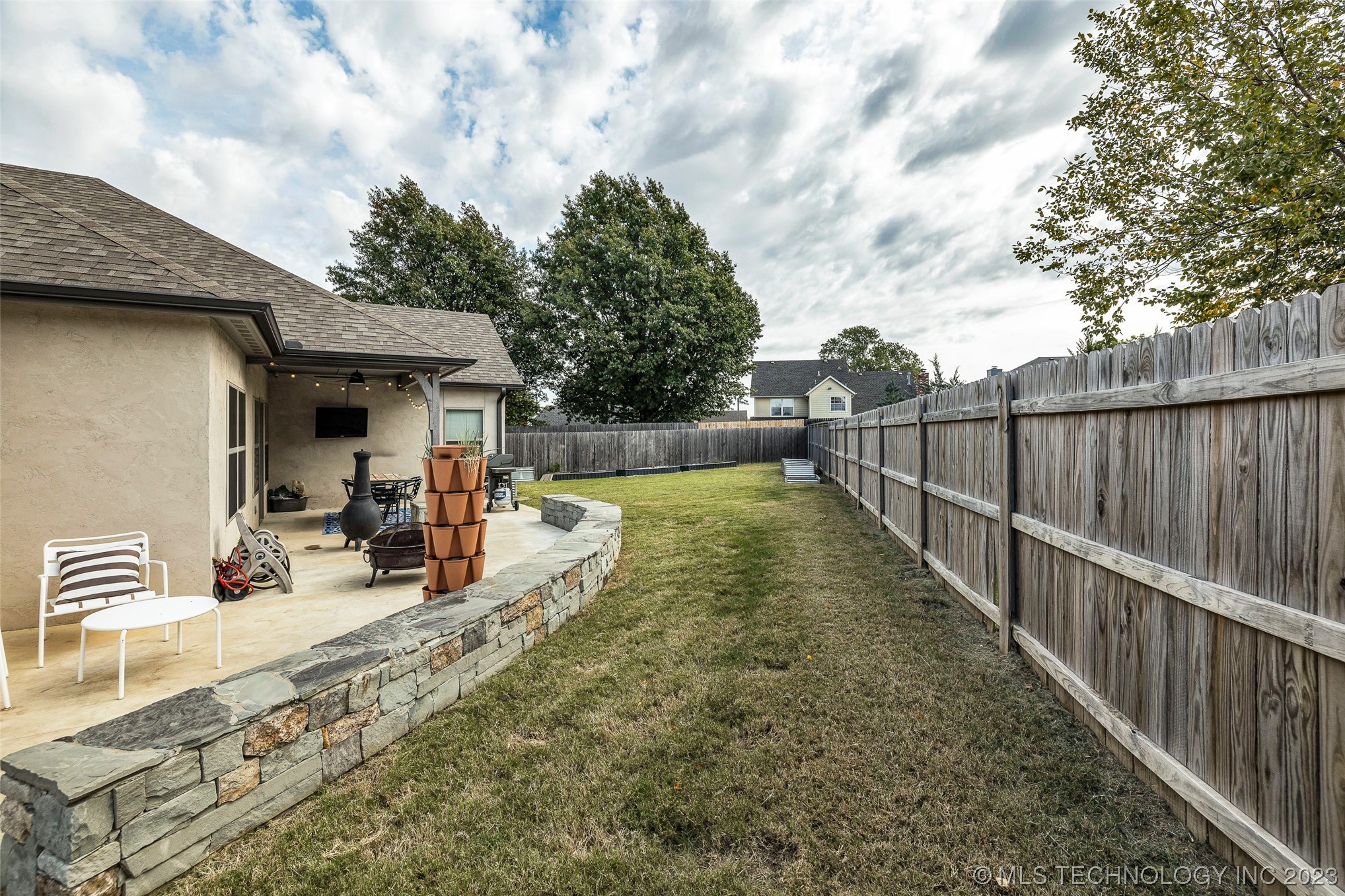 2523 W New Orleans Place