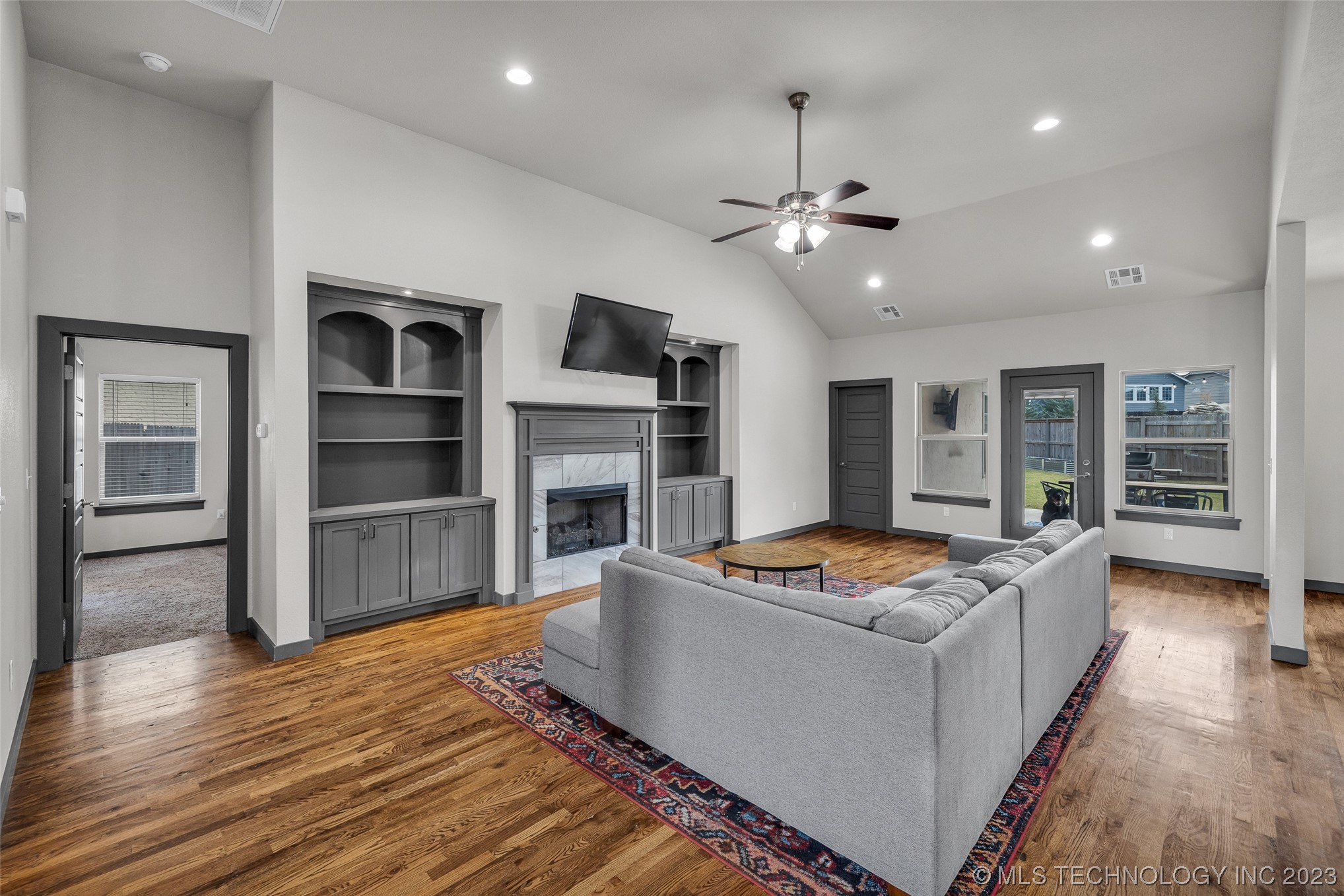 2523 W New Orleans Place