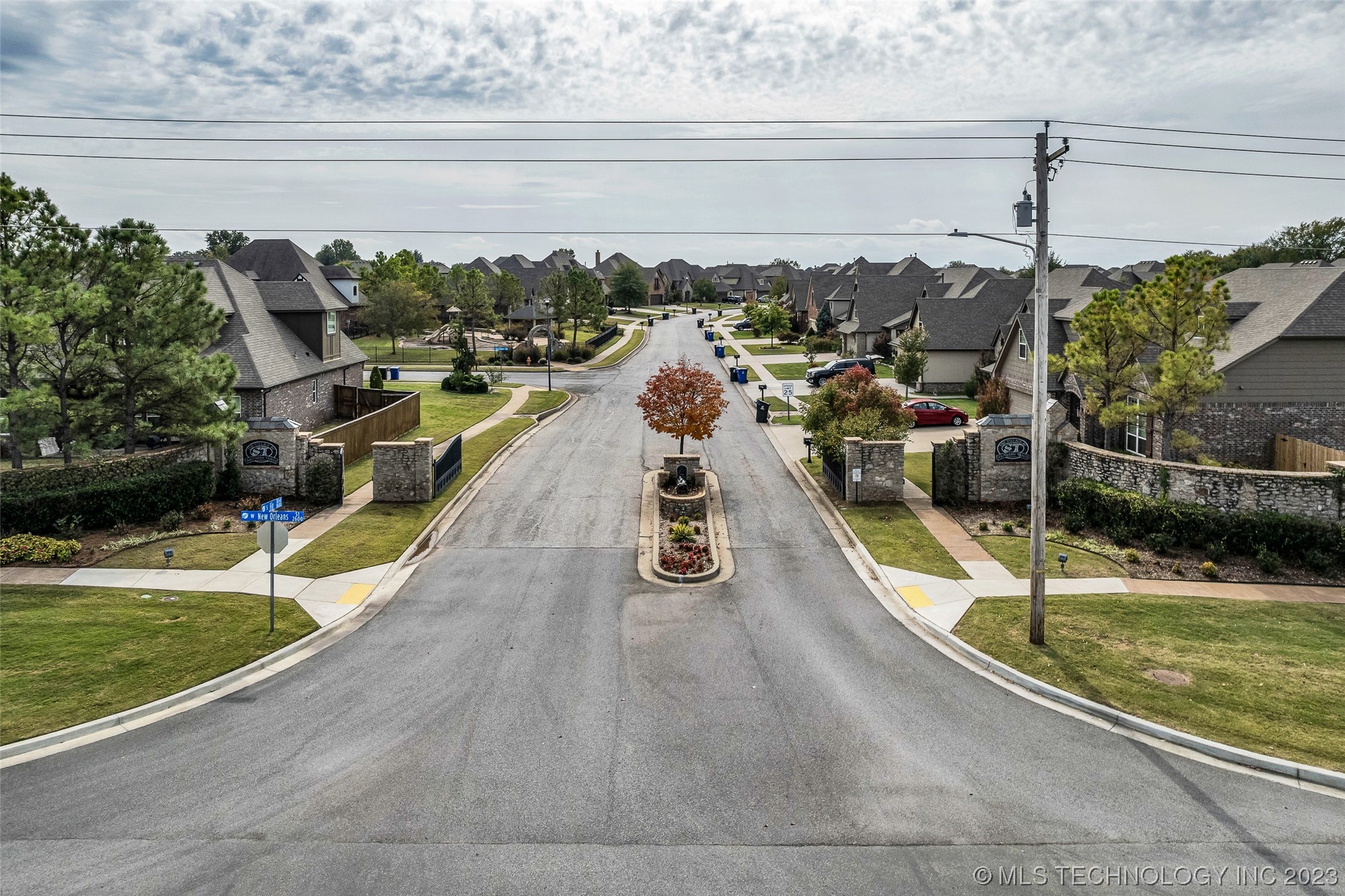 2523 W New Orleans Place